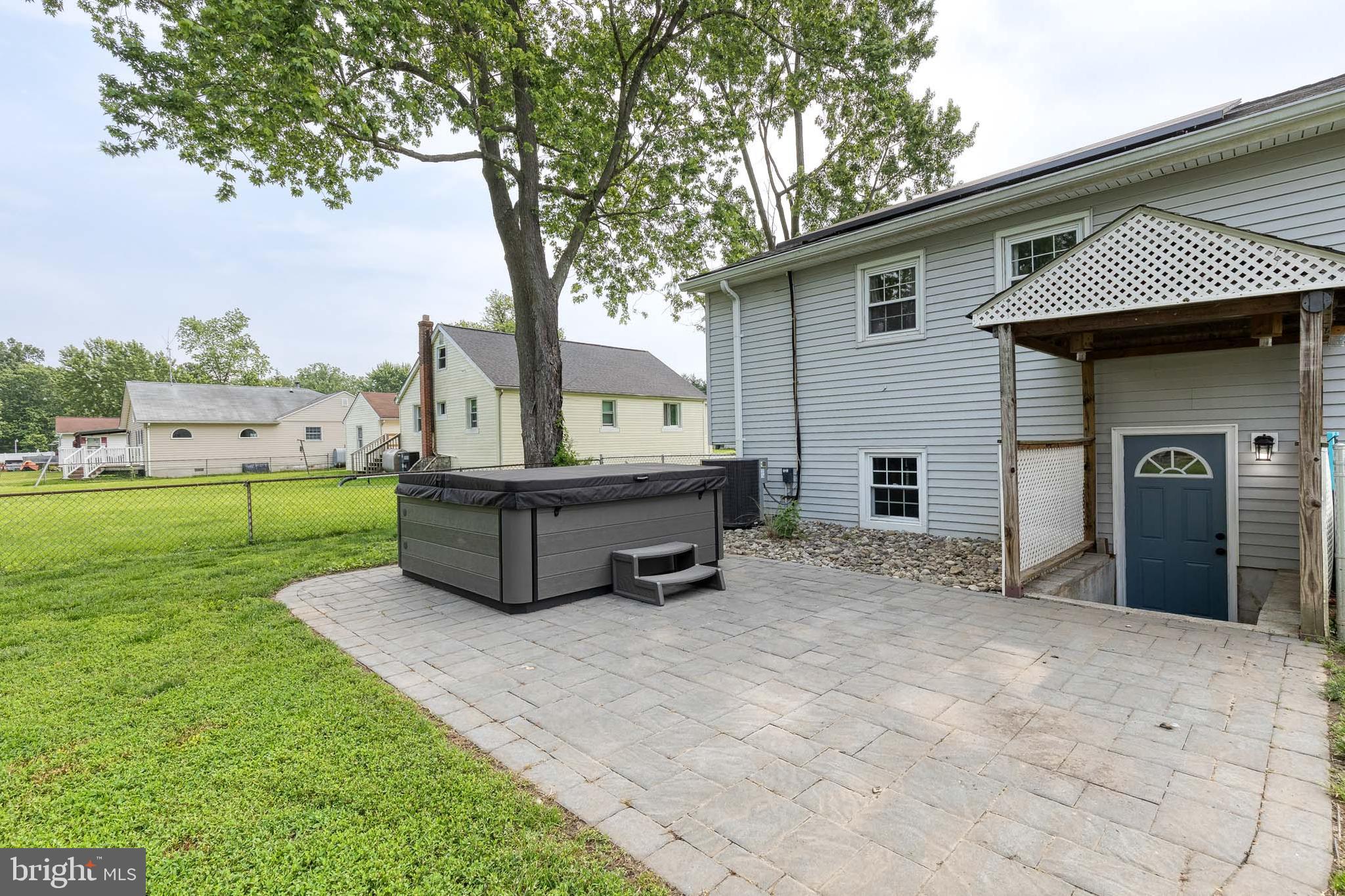 OLIVER BEACH - Residential