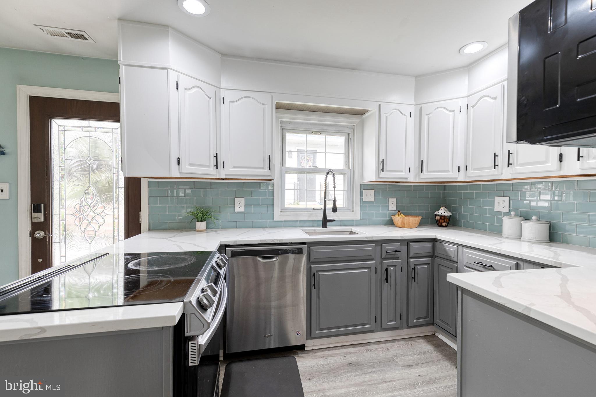 OLIVER BEACH - Residential