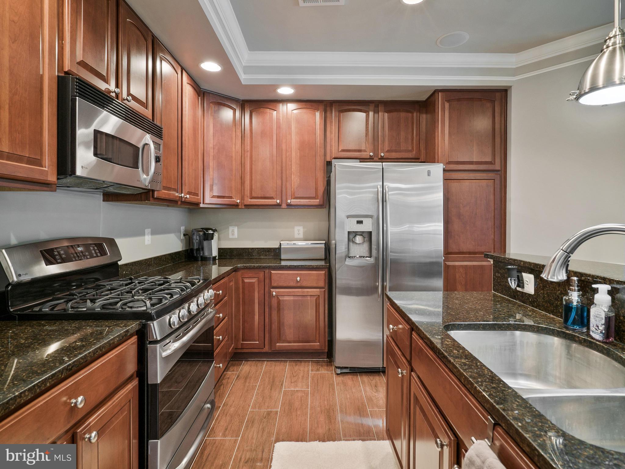 HIDDEN CREEK - Residential