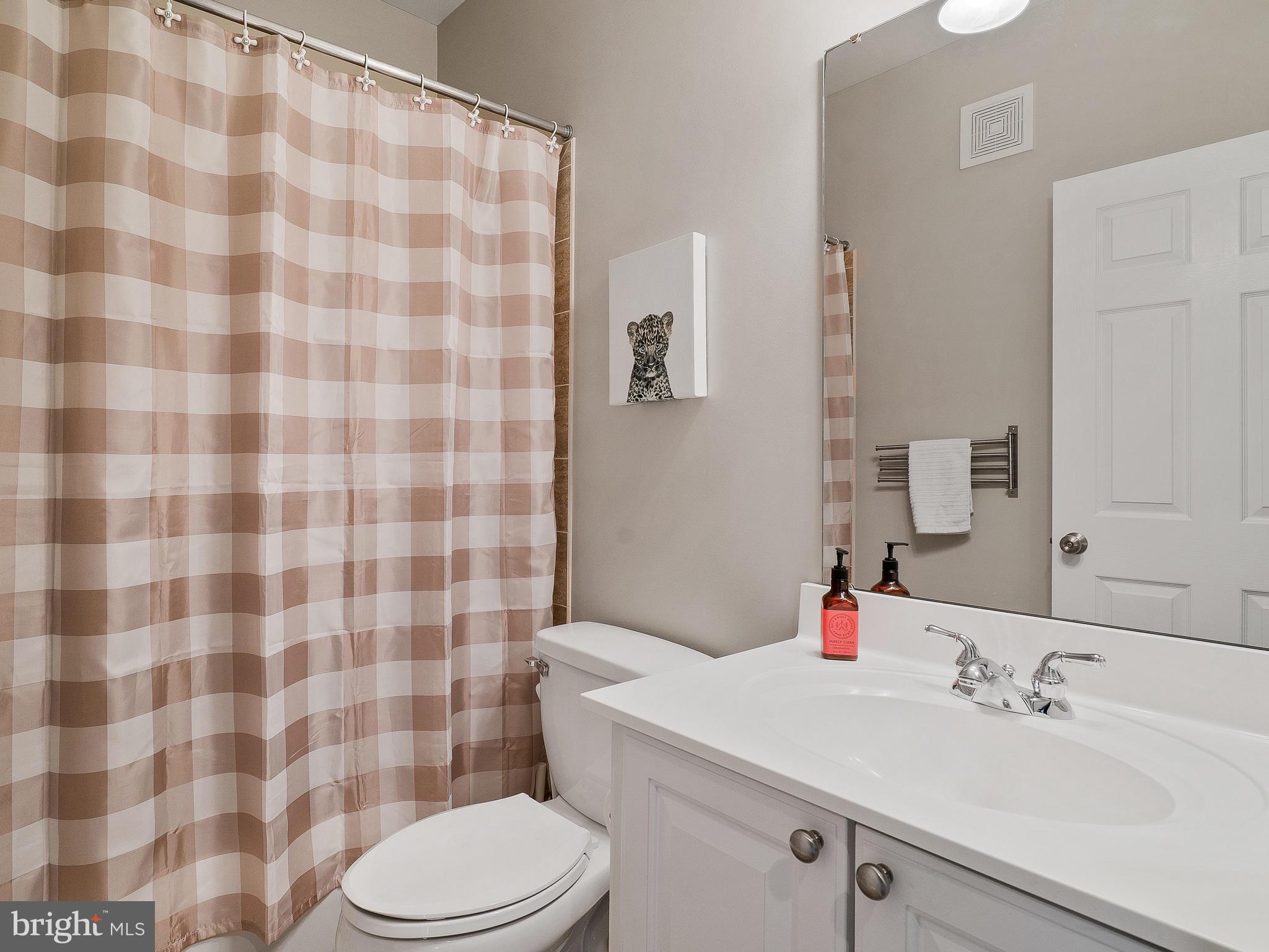 HIDDEN CREEK - Residential