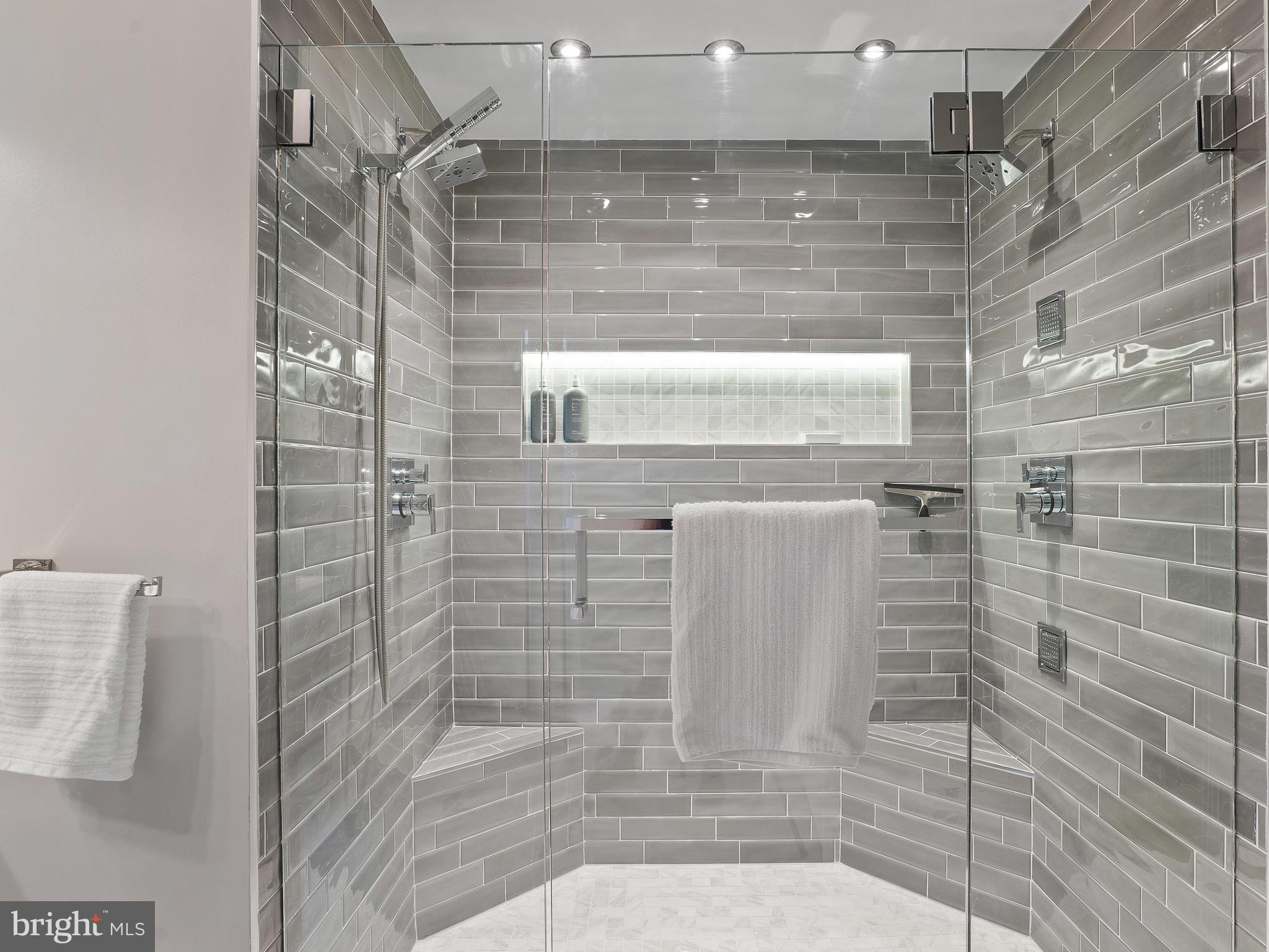 HIDDEN CREEK - Residential