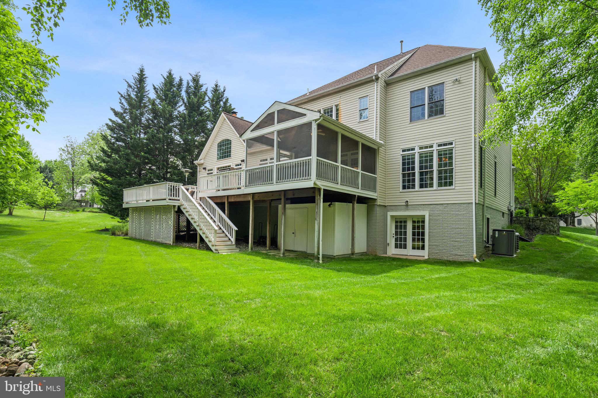 WILLOWS OF POTOMAC - Residential