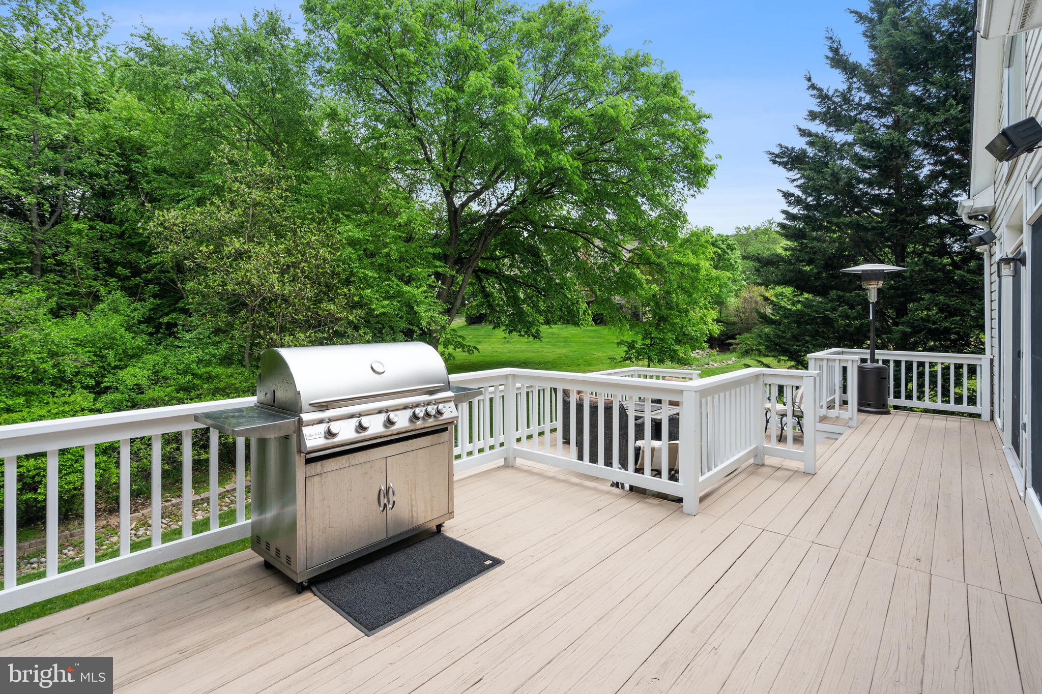 WILLOWS OF POTOMAC - Residential