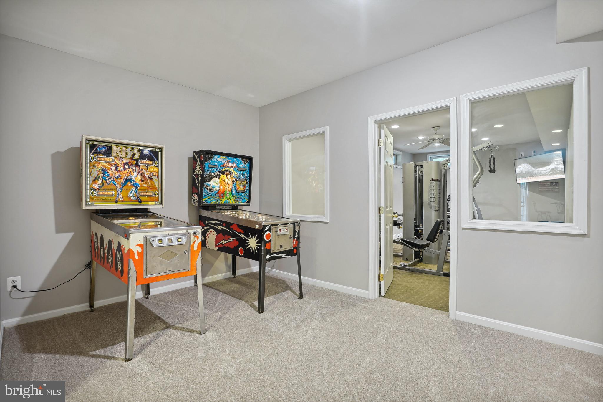 WILLOWS OF POTOMAC - Residential