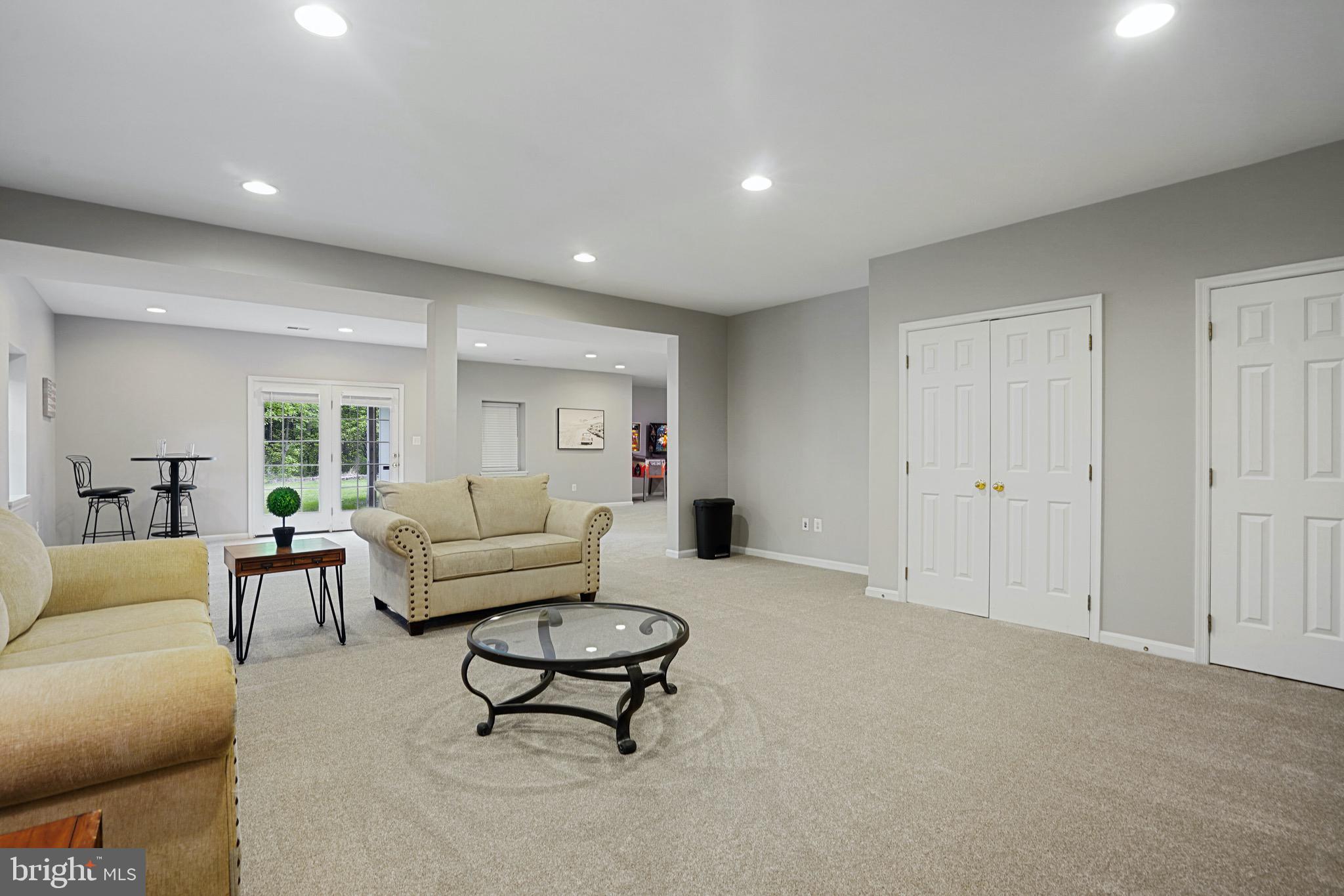 WILLOWS OF POTOMAC - Residential