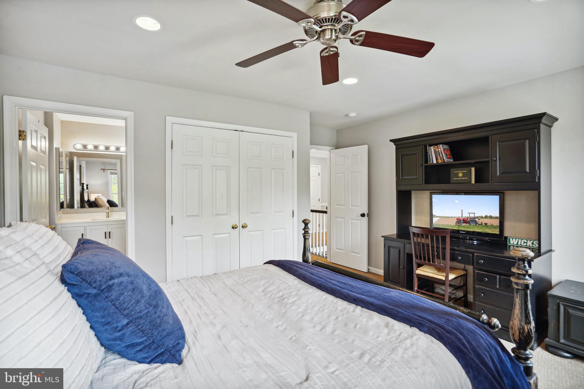 WILLOWS OF POTOMAC - Residential