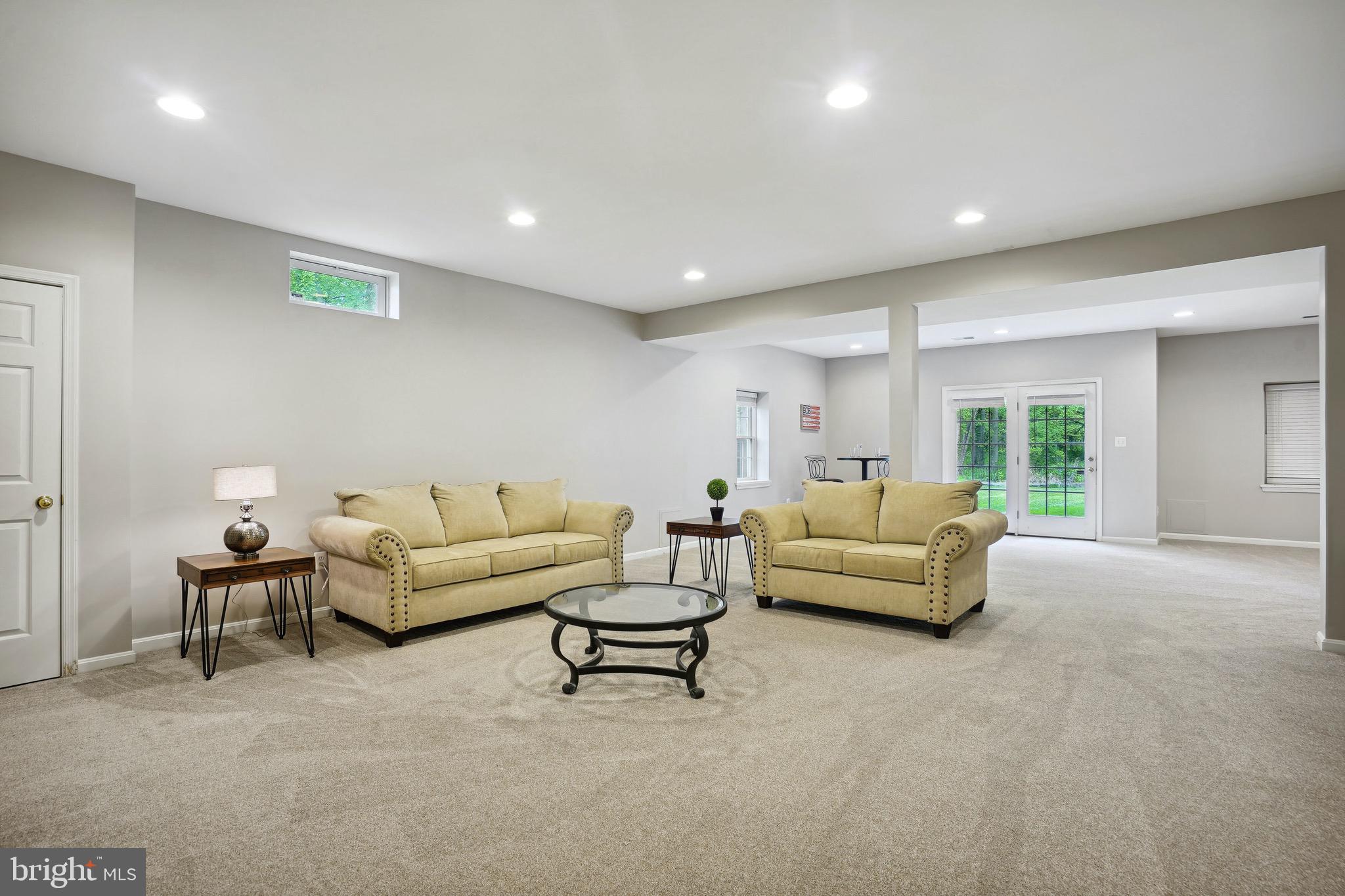 WILLOWS OF POTOMAC - Residential