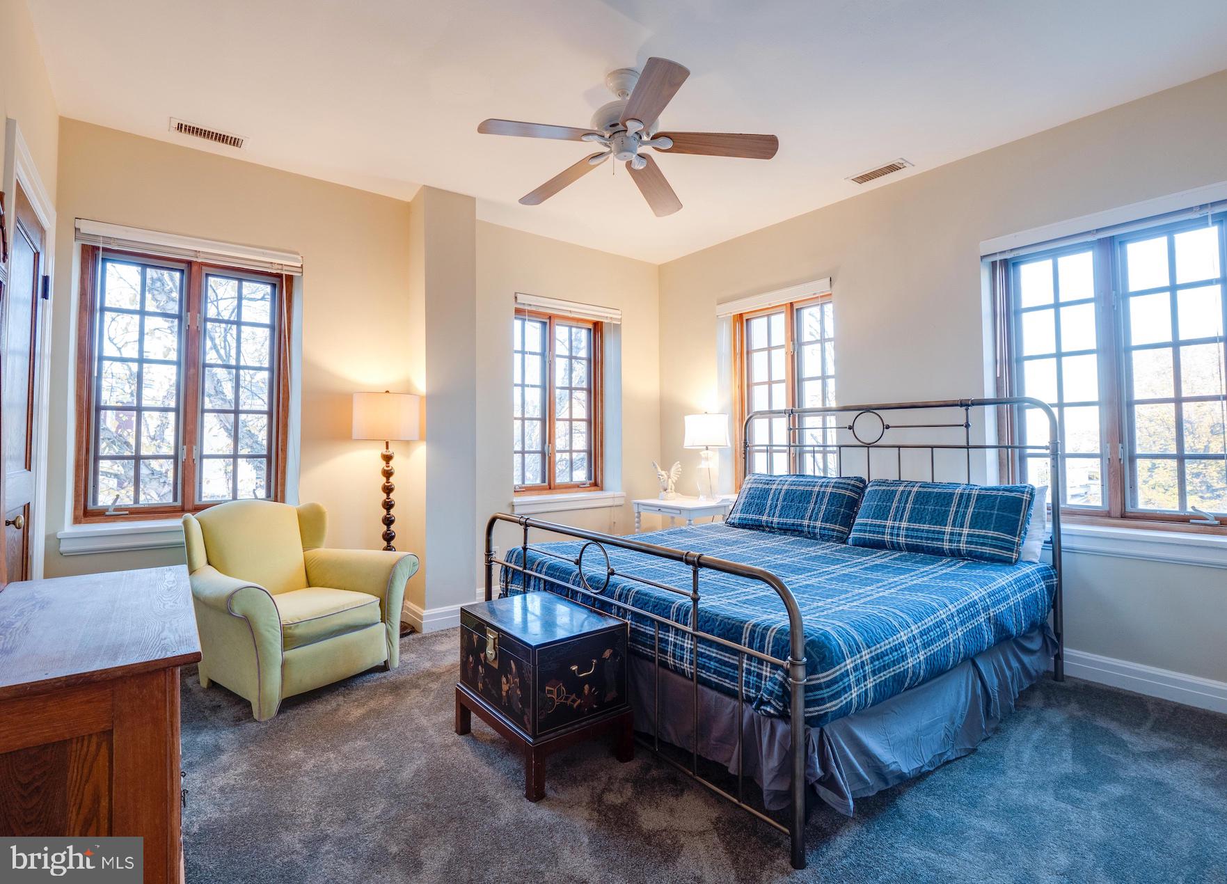 LOGAN CIRCLE - Residential