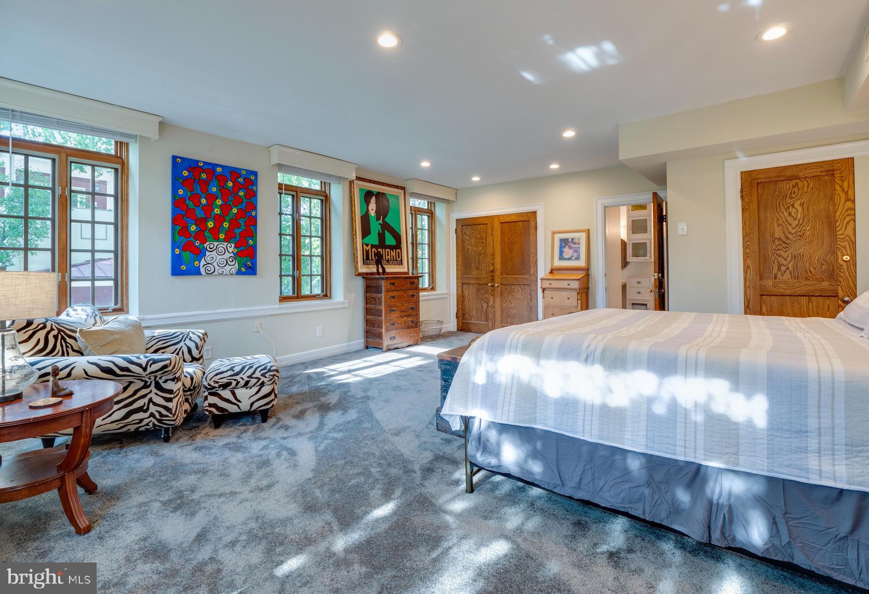 LOGAN CIRCLE - Residential
