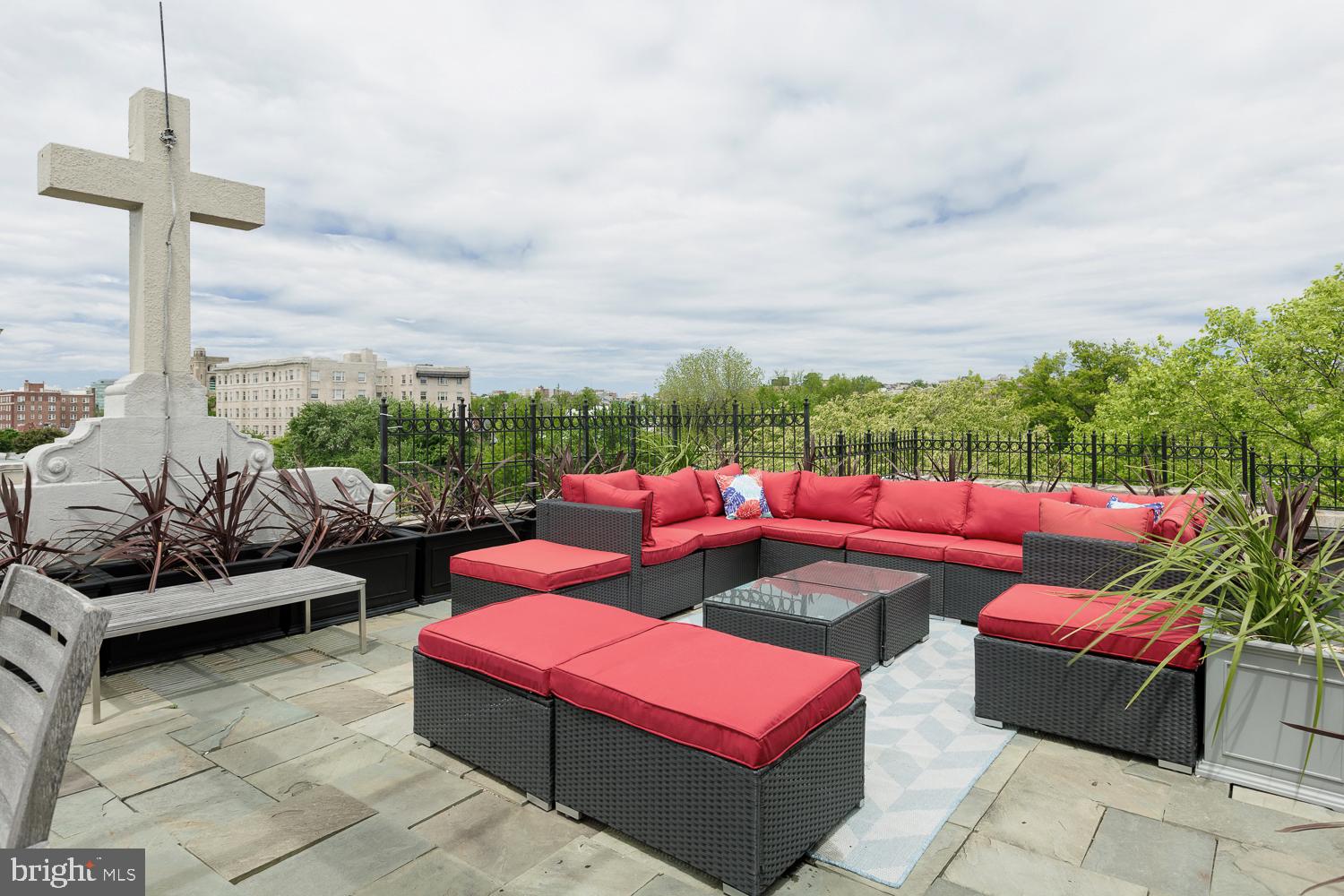 LOGAN CIRCLE - Residential