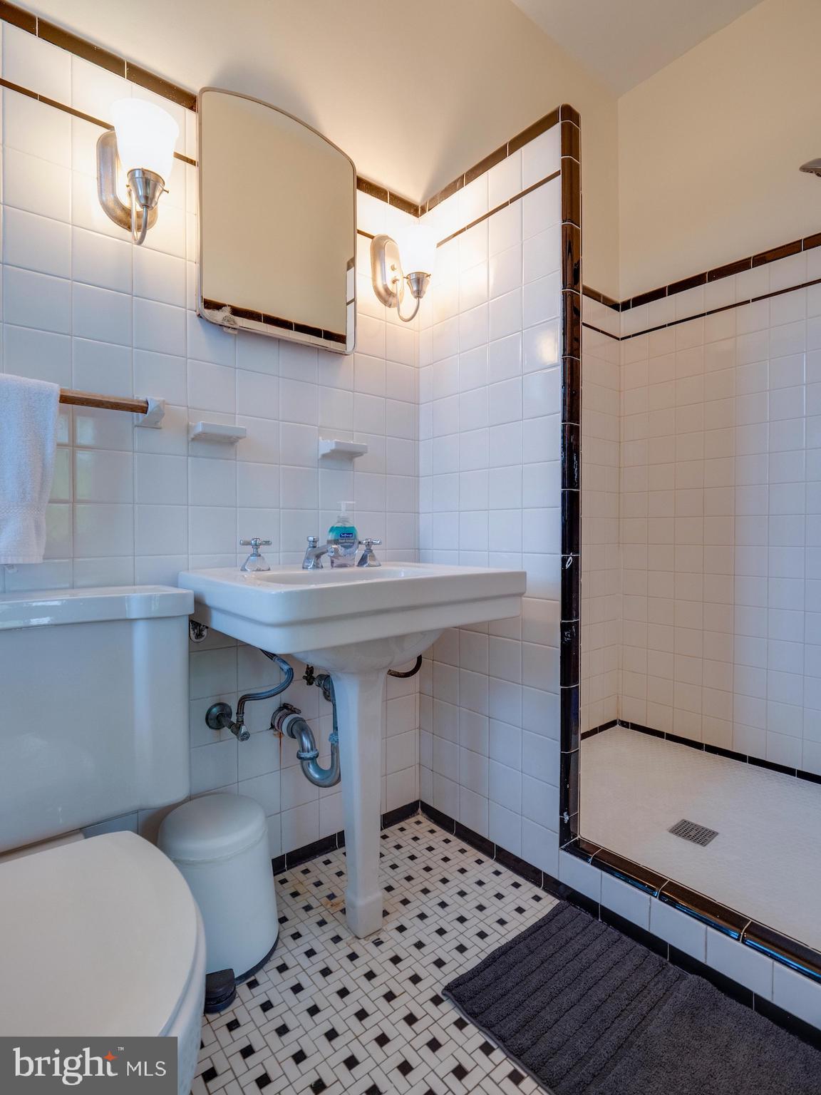 LOGAN CIRCLE - Residential