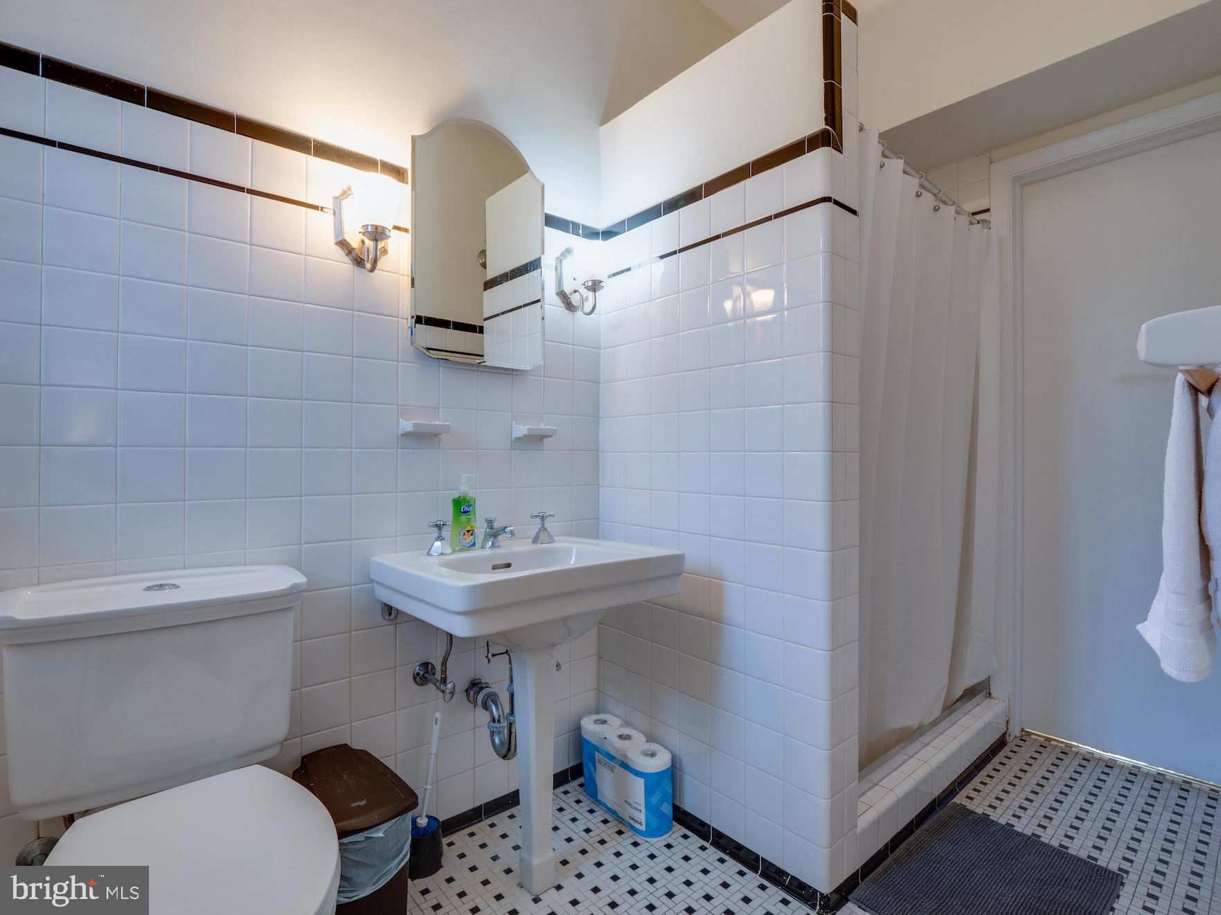 LOGAN CIRCLE - Residential