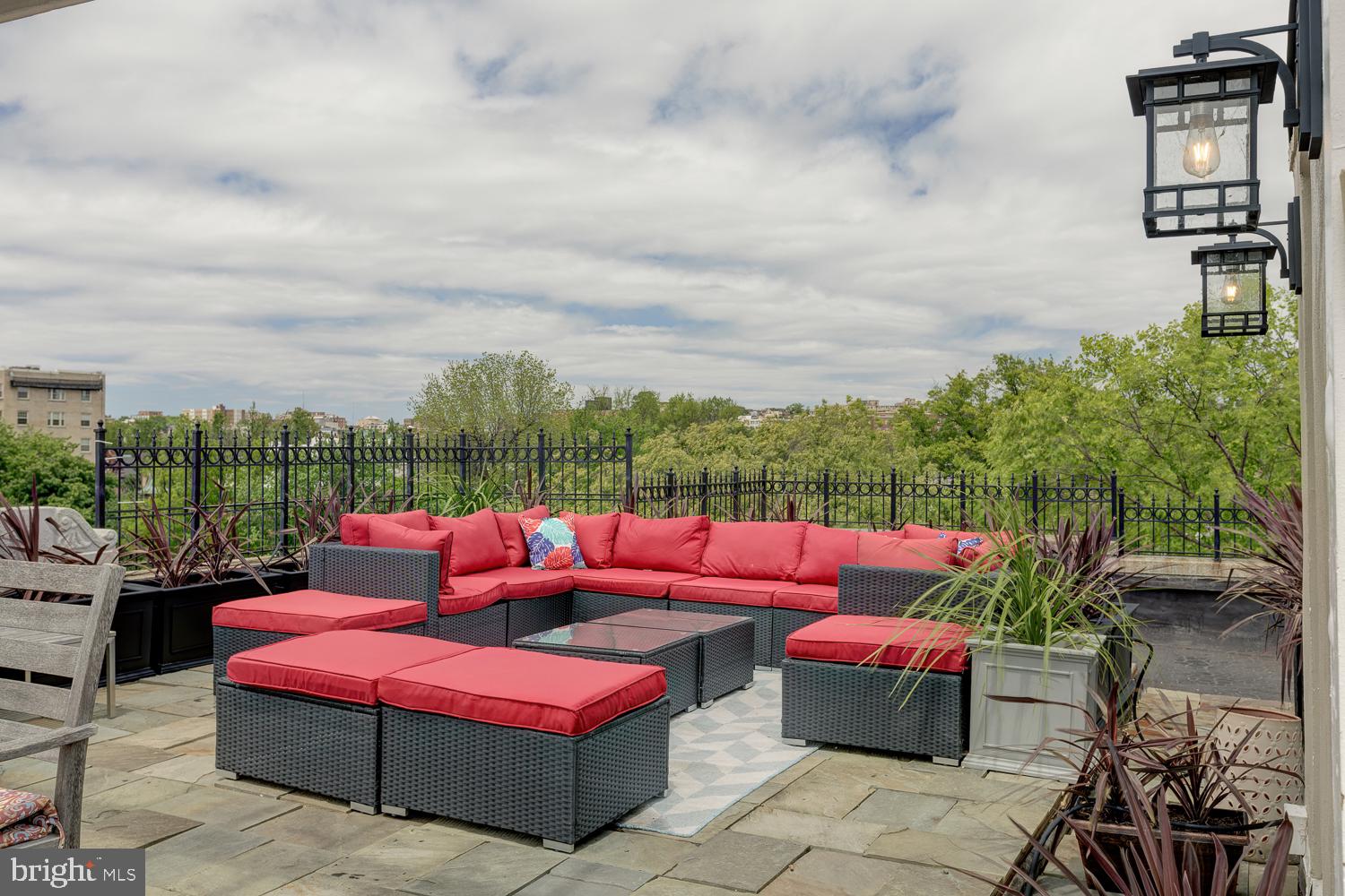 LOGAN CIRCLE - Residential