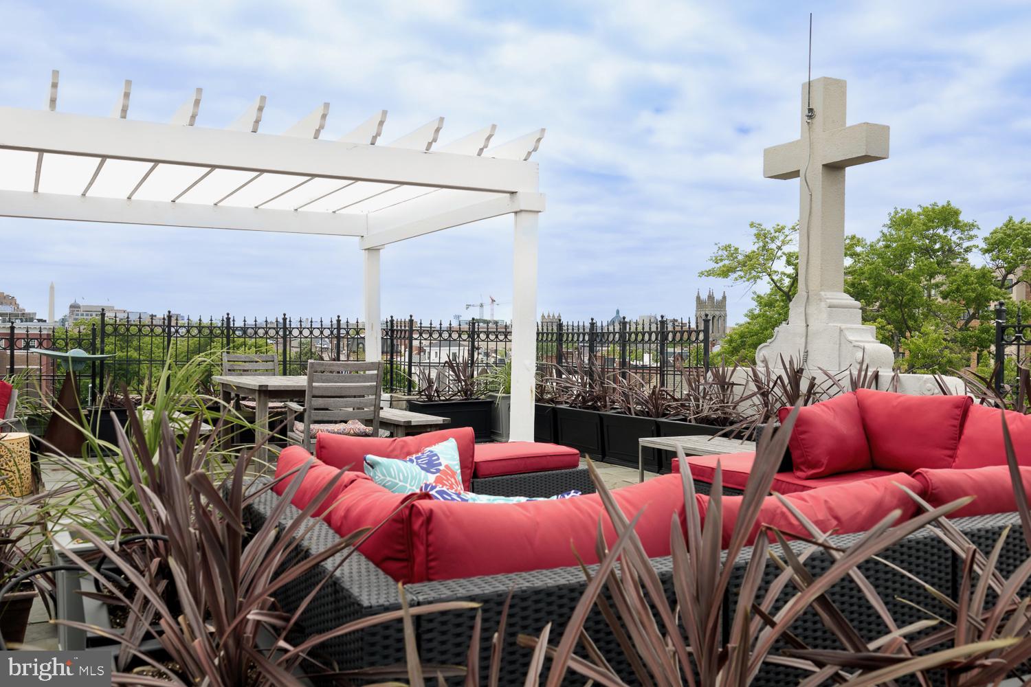 LOGAN CIRCLE - Residential
