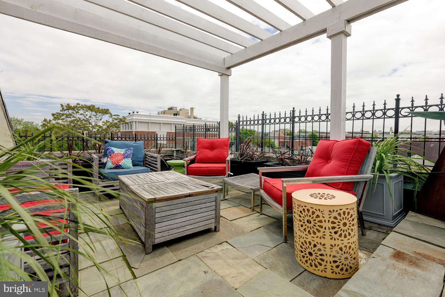 LOGAN CIRCLE - Residential