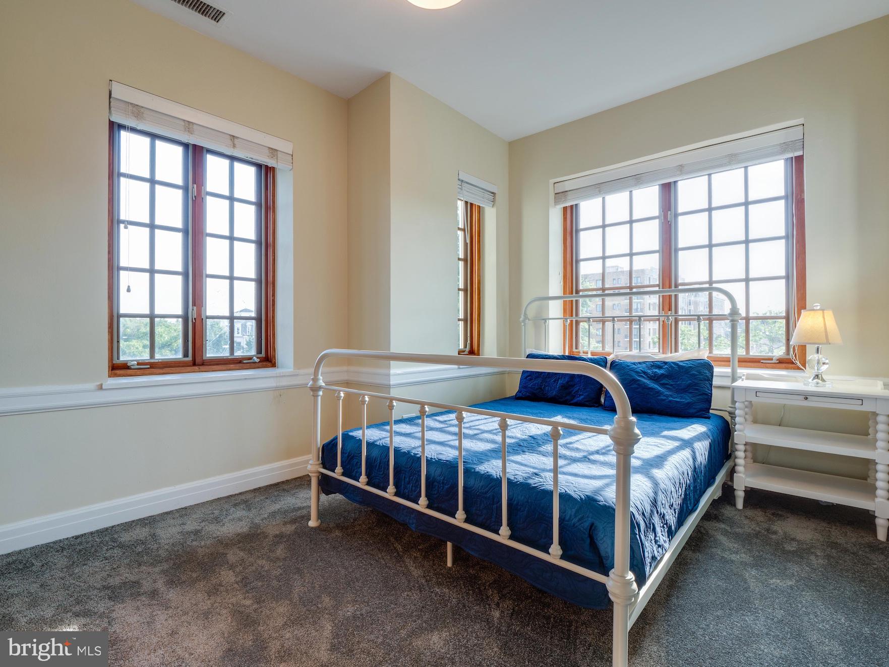LOGAN CIRCLE - Residential