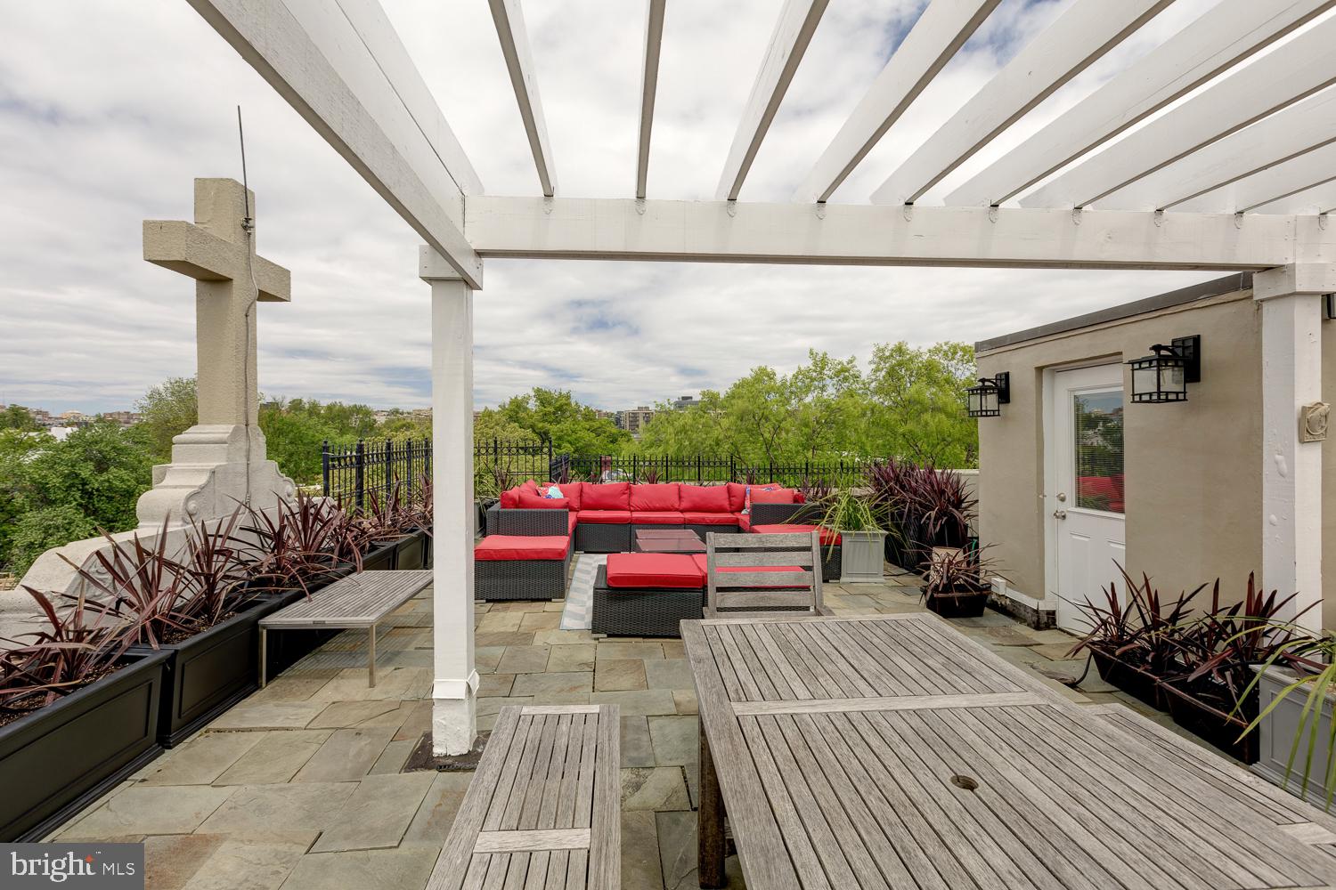 LOGAN CIRCLE - Residential