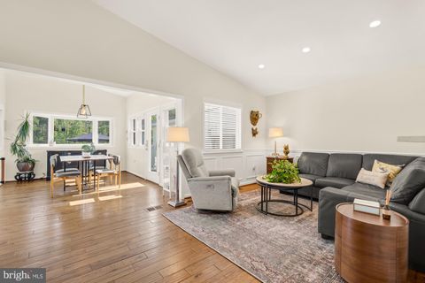4117 DUVAWN STREET ALEXANDRIA VA 22310