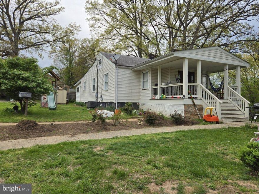 4 BEDROOMS ON MAIN LVL, 3 BATH REC ROOM WITH WALKOUT, TONS OF STORAGE, PRIME AREA IN THE CITY OF FAIRFAX. HOME IS LOCATED ON CORNER LOT.