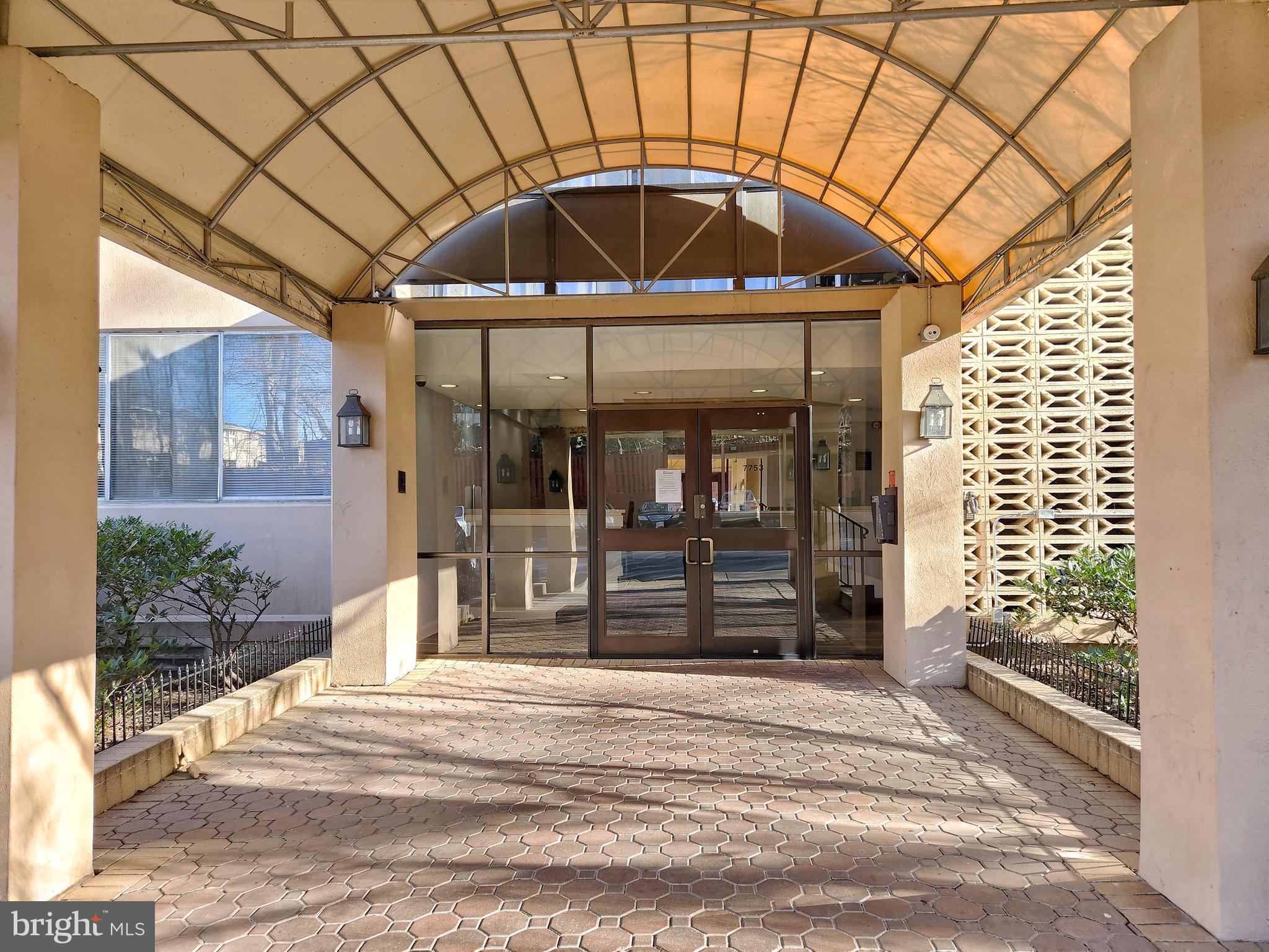 IVYMOUNT COURT - Residential Lease