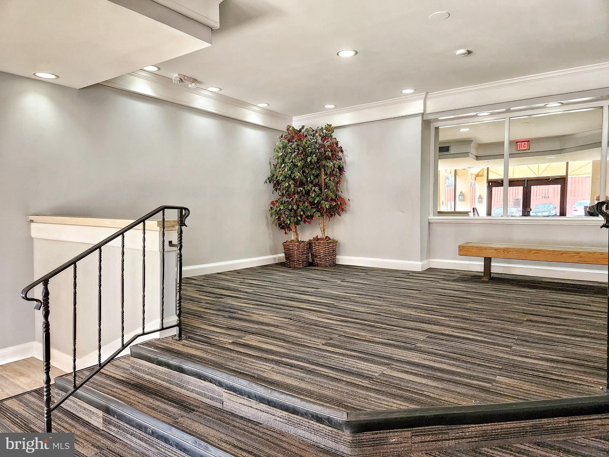 IVYMOUNT COURT - Residential Lease