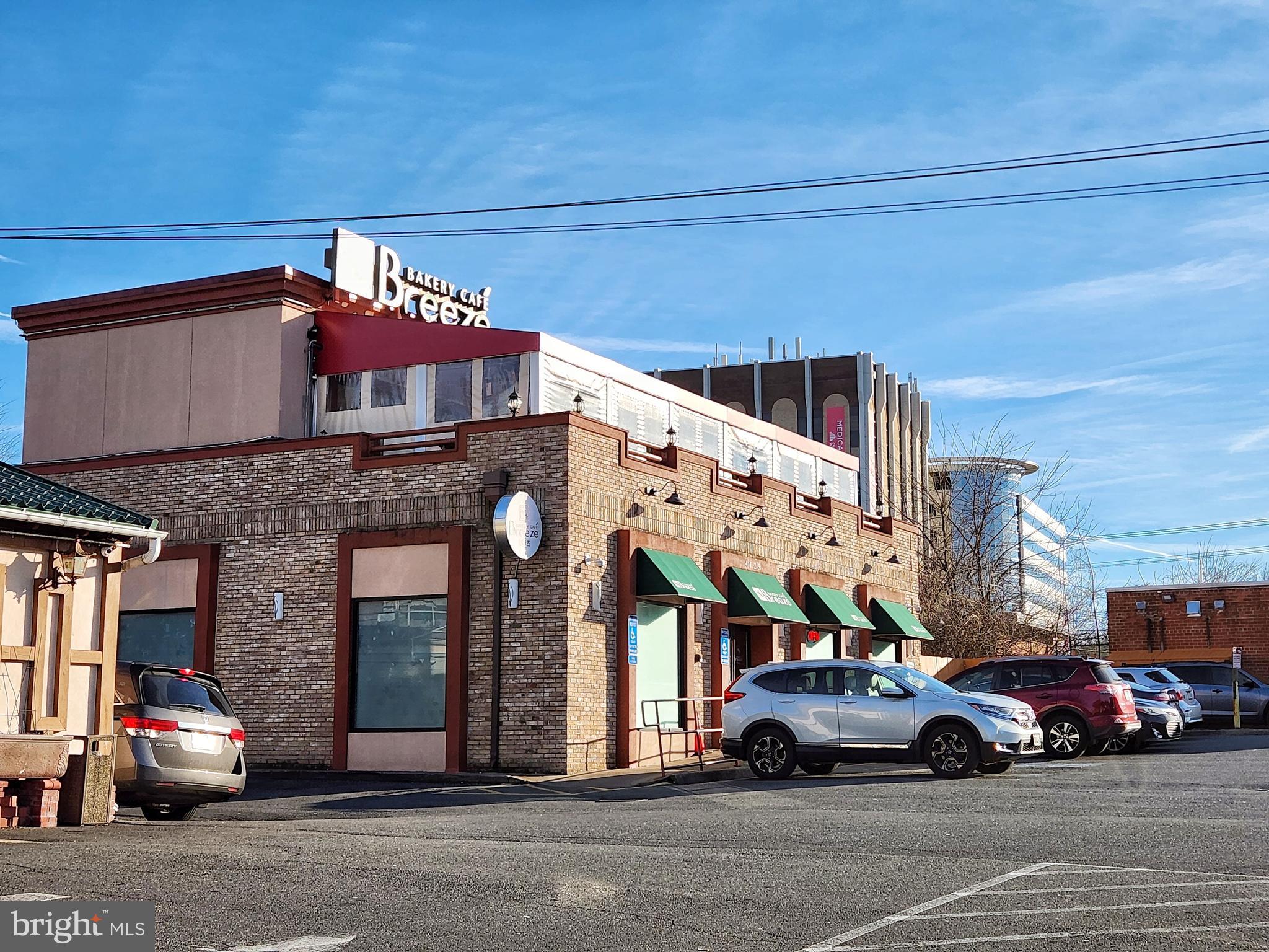 IVYMOUNT COURT - Residential Lease