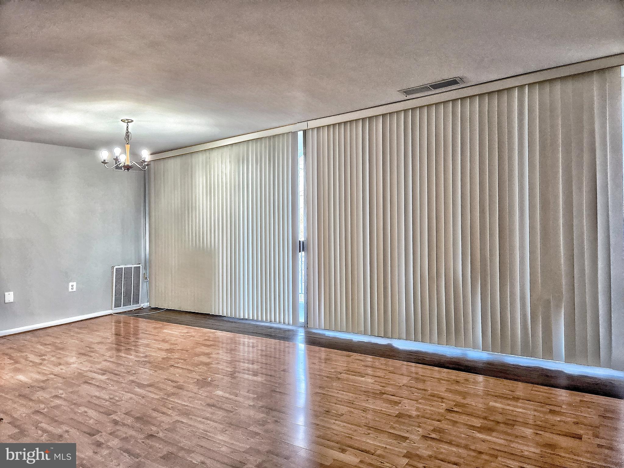 IVYMOUNT COURT - Residential Lease