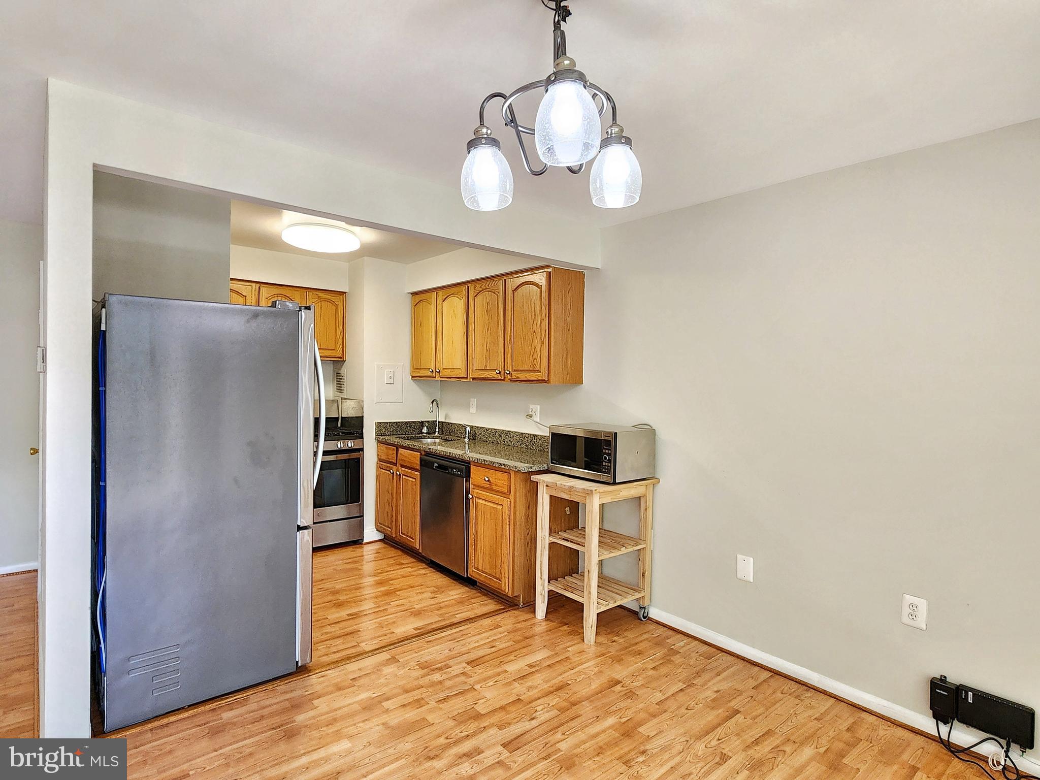 IVYMOUNT COURT - Residential Lease