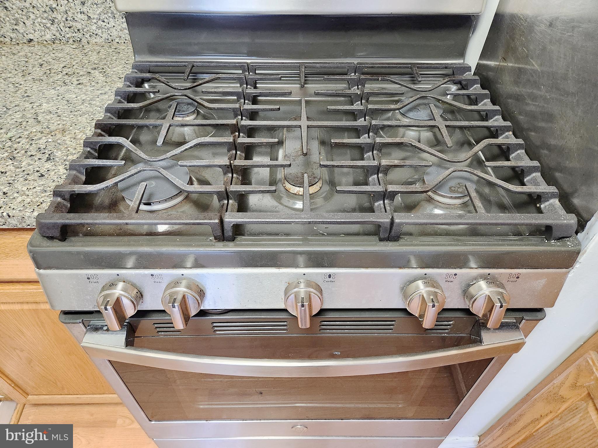 IVYMOUNT COURT - Residential Lease