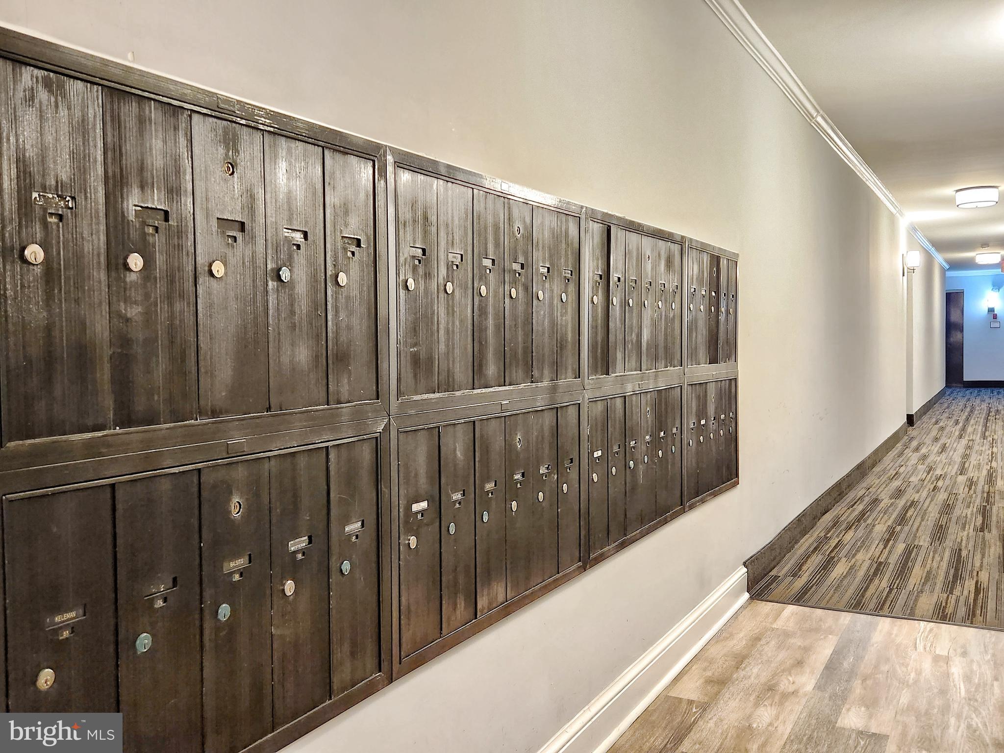 IVYMOUNT COURT - Residential Lease