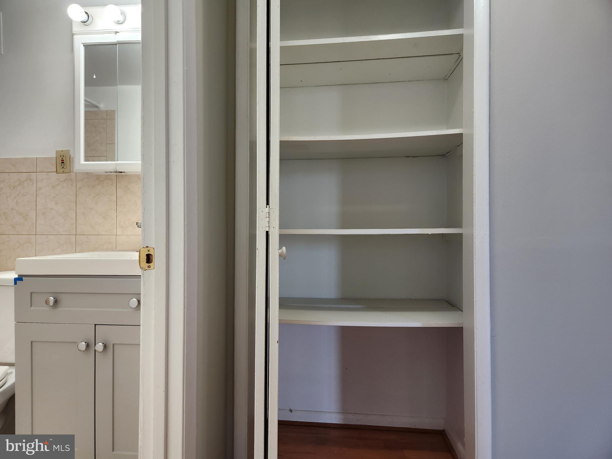 IVYMOUNT COURT - Residential Lease