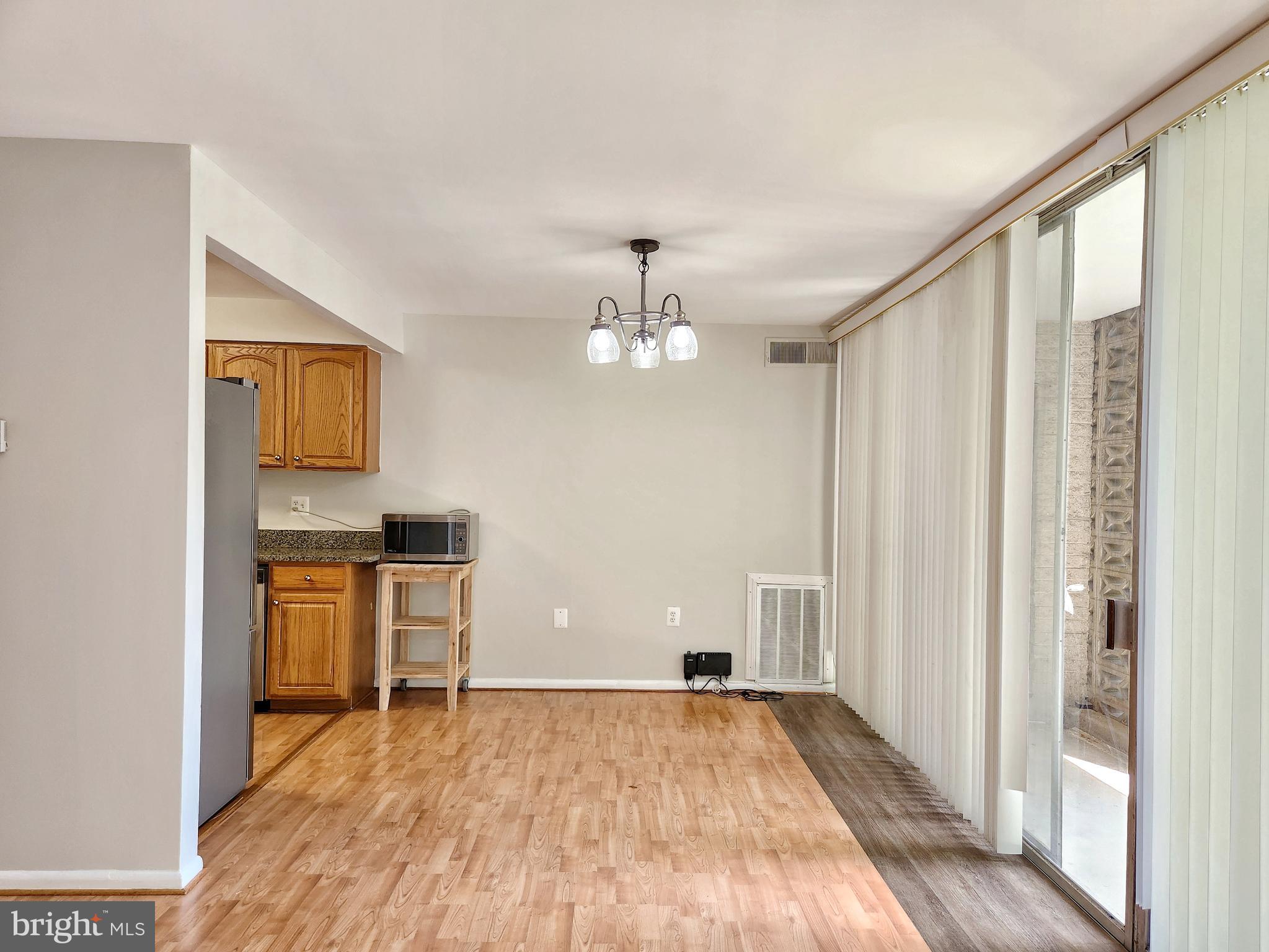 IVYMOUNT COURT - Residential Lease