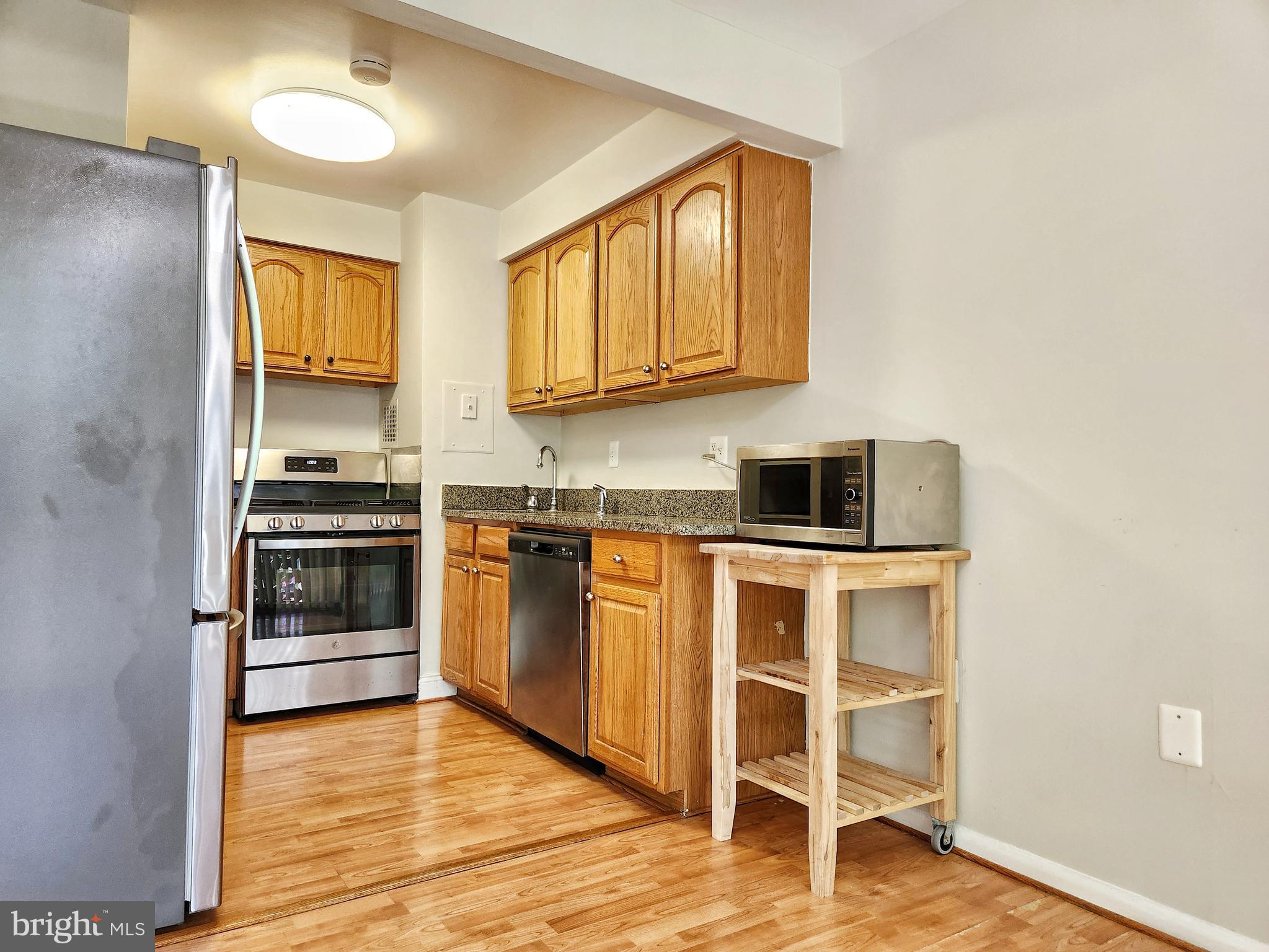 IVYMOUNT COURT - Residential Lease