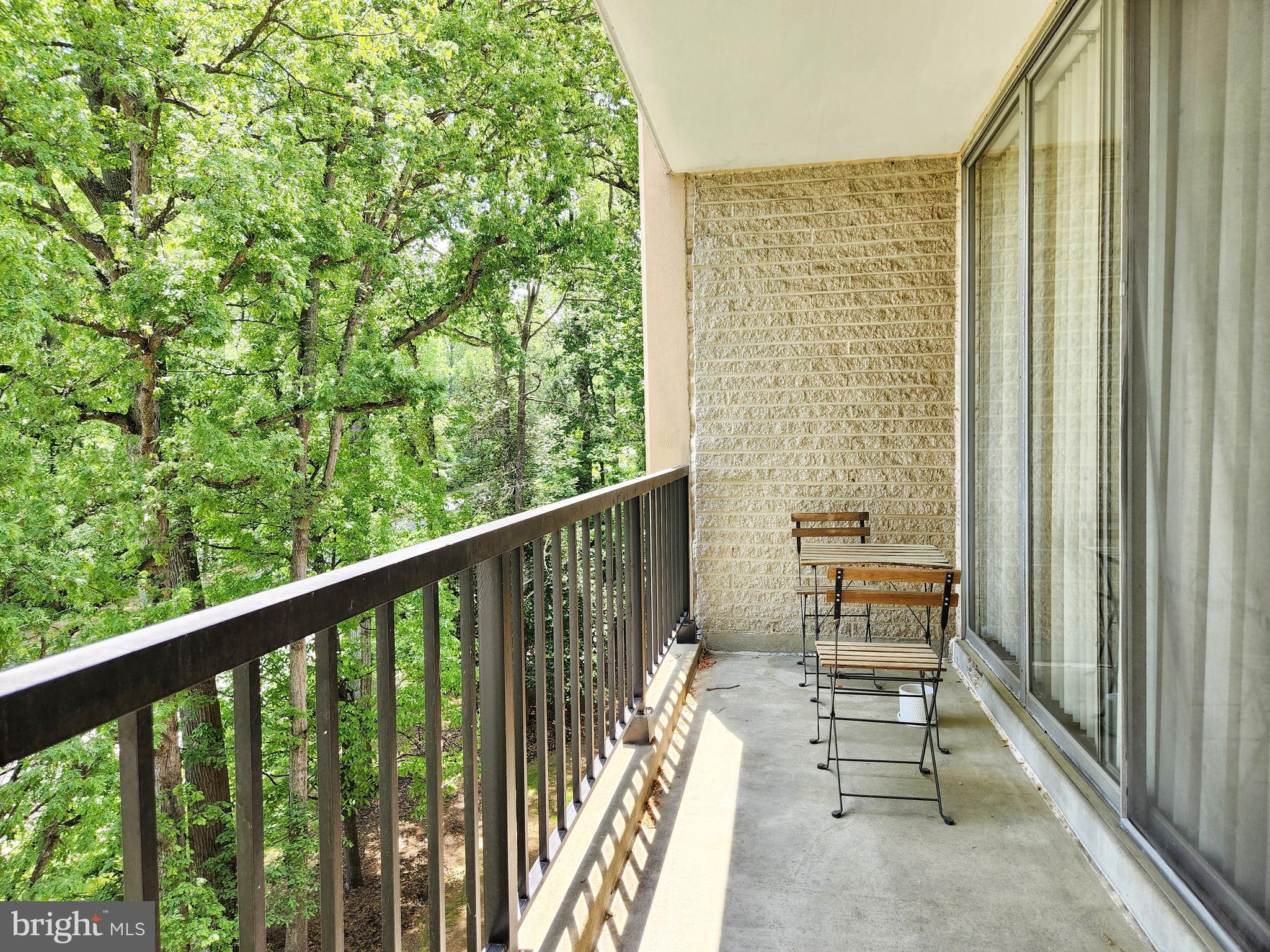 IVYMOUNT COURT - Residential Lease