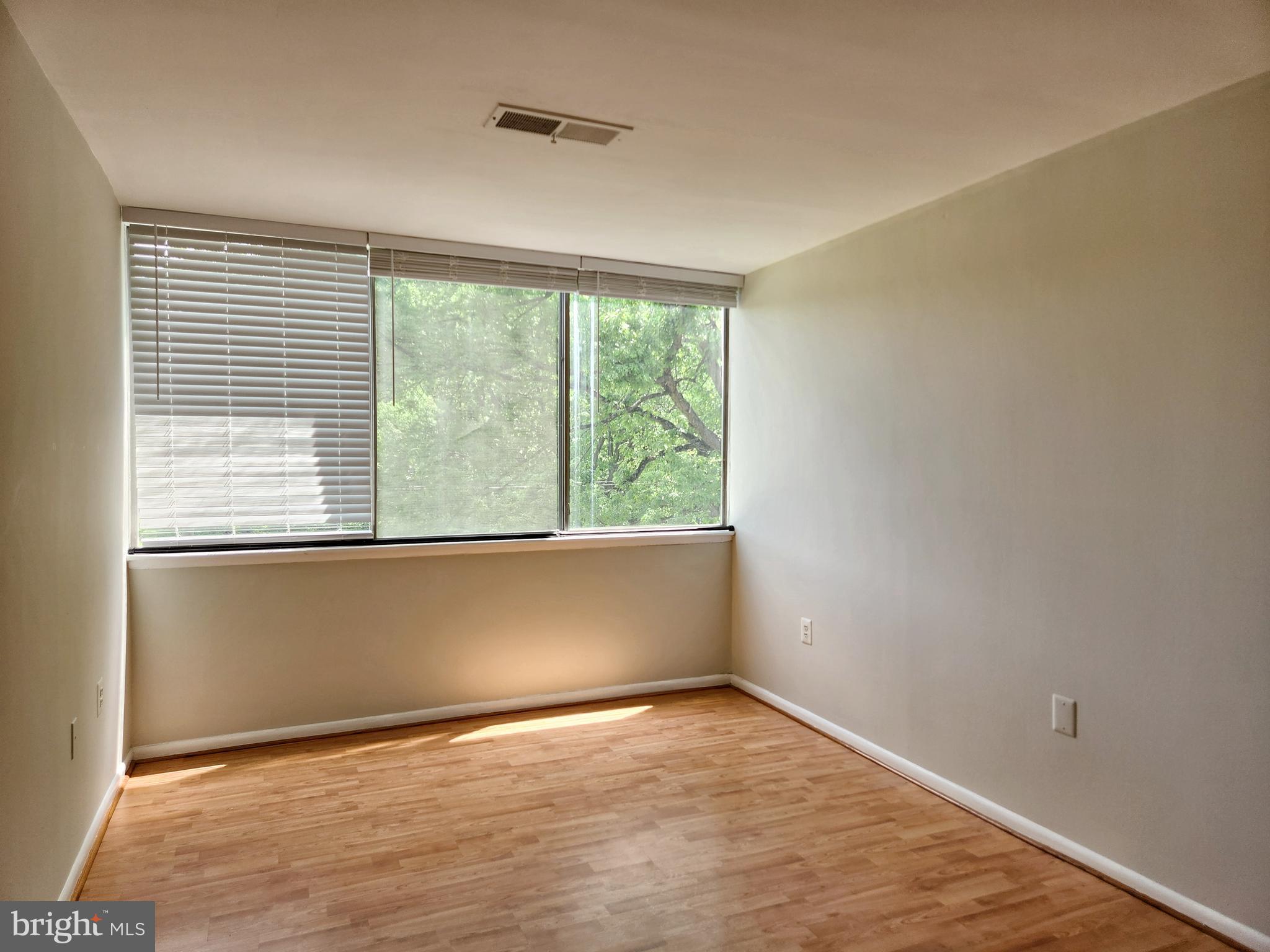 IVYMOUNT COURT - Residential Lease