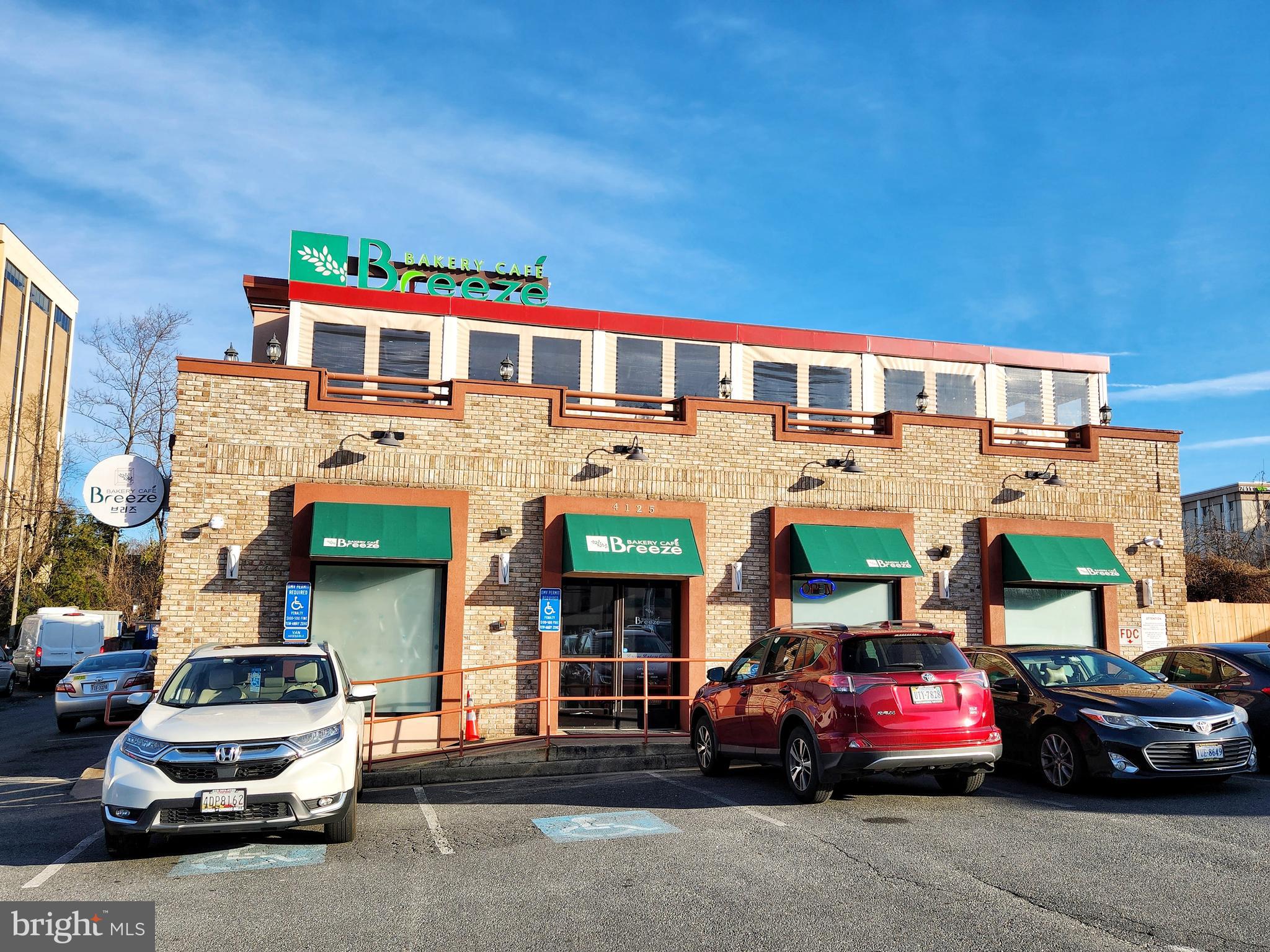 IVYMOUNT COURT - Residential Lease