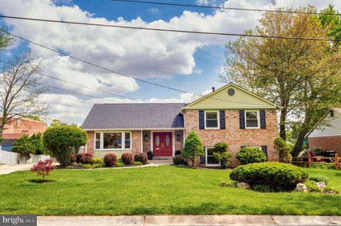 Photo of 8504 Buckhannon Drive, POTOMAC, MD 20854 (MLS # MDMC2177490)