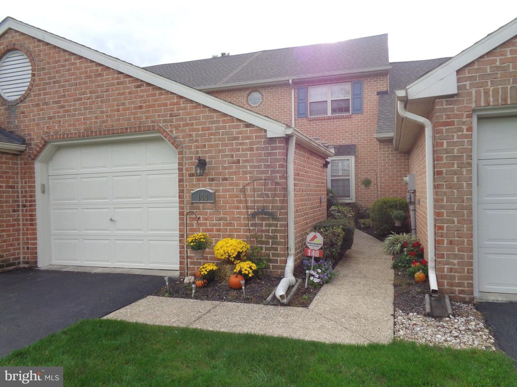 Photo of 140 Langley Square, Lancaster, PA 17603 (MLS # PALA2041444)