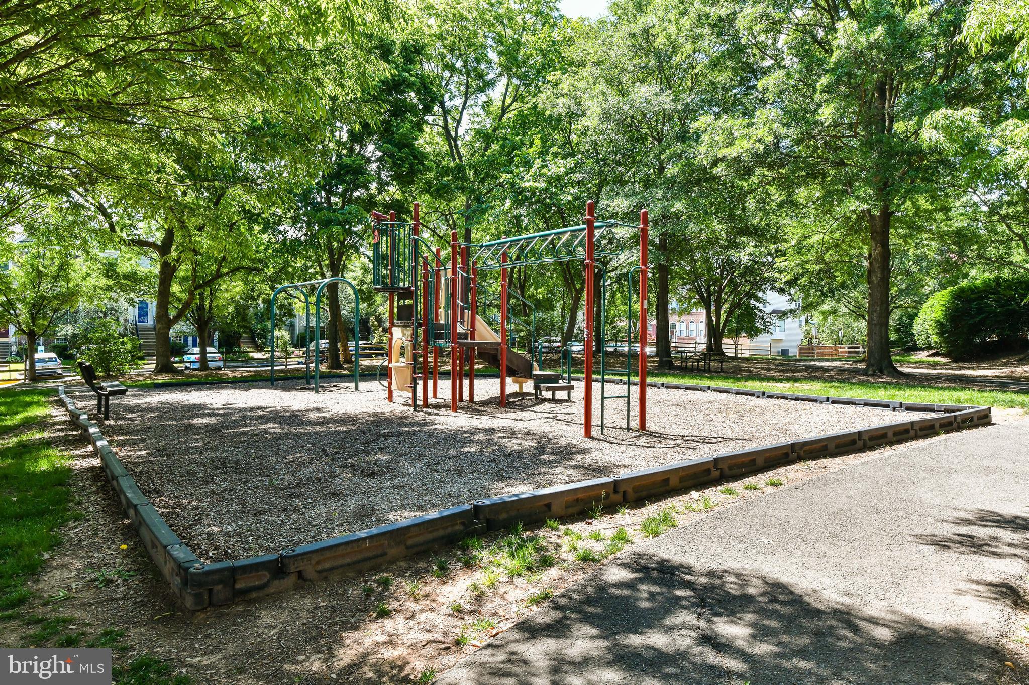 CASCADES - Residential Lease