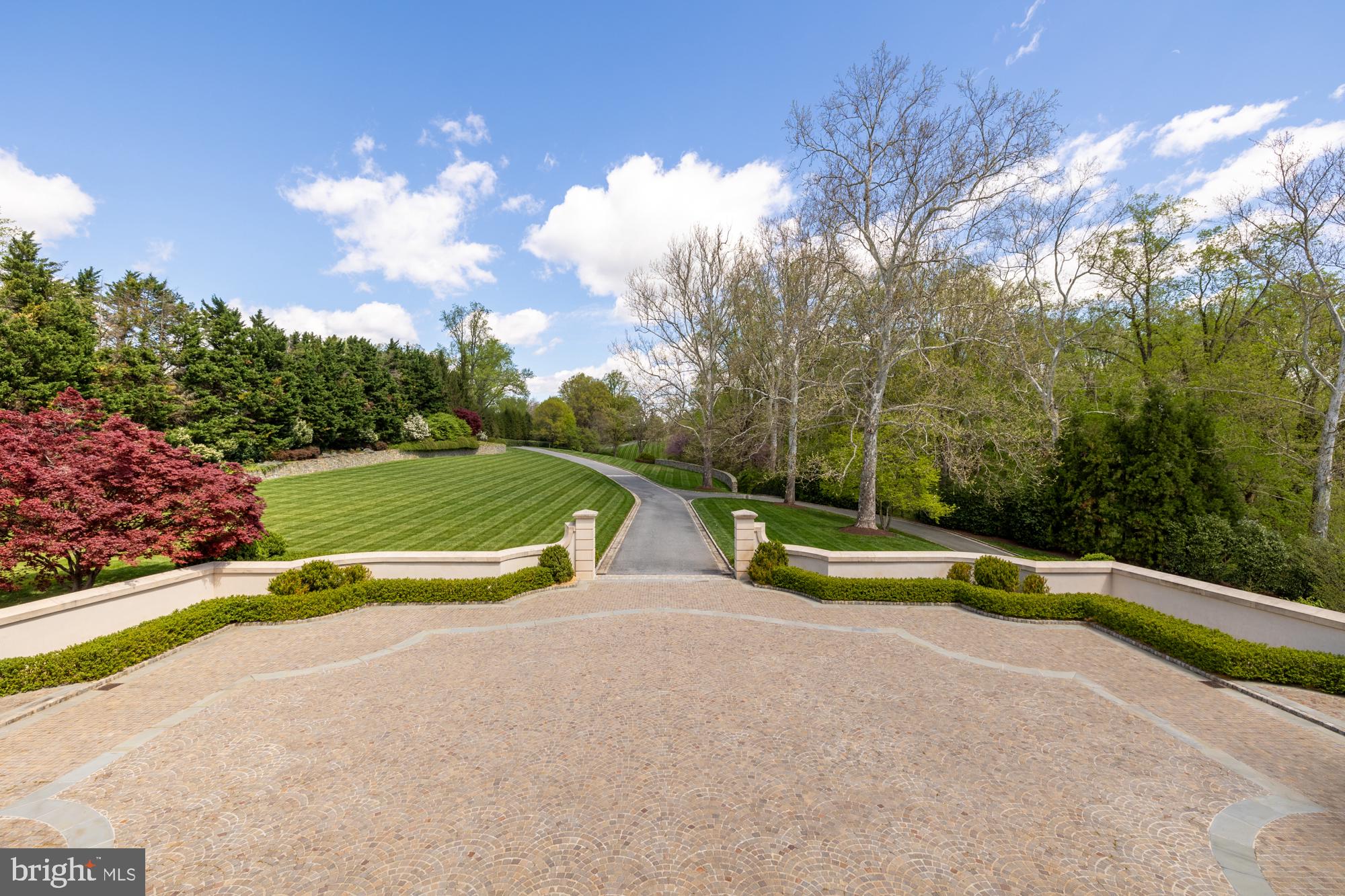 11900 RIVER ROAD