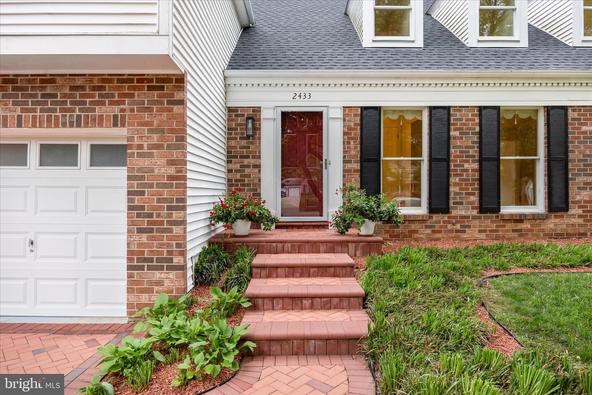 2433 HENSLOWE DRIVE