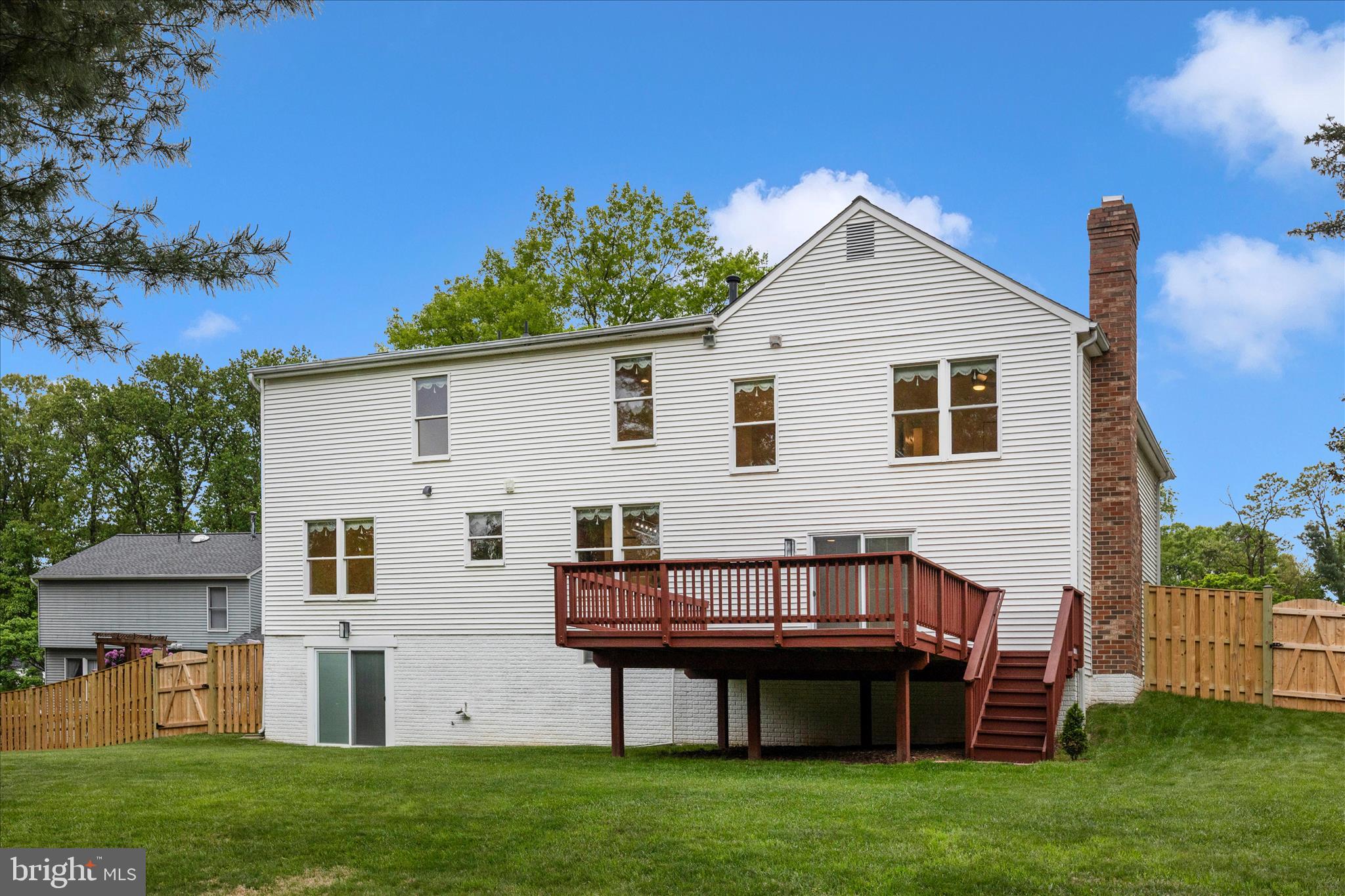 2433 HENSLOWE DRIVE