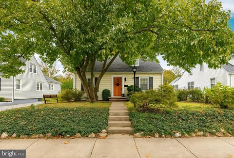 Photo of 3010 Fayette Road, KENSINGTON, MD 20895 (MLS # MDMC2206706)