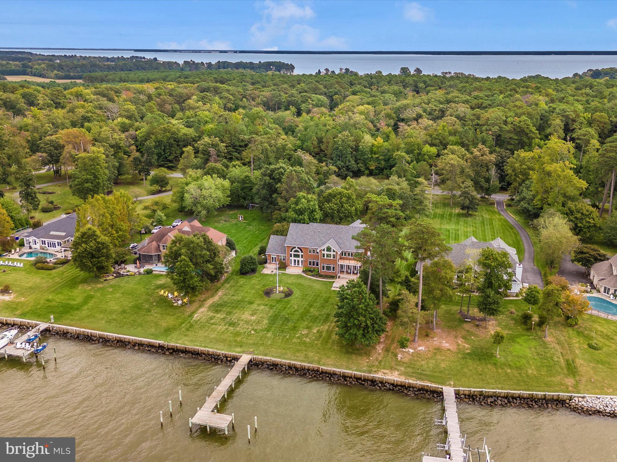 231 LIGHTHOUSE VIEW DRIVE