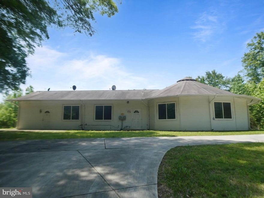 Do you need an affordable home for your family and at the same time, an income generating unit? Look no further as this house offers 2 units, perfect for your family and for business. Both units have their own living/dining/kitchen combo and 2 bedrooms. With a very large lot good for outdoor activities. Home has lots of potential for both owners and investors alike. Come and schedule your showing now!