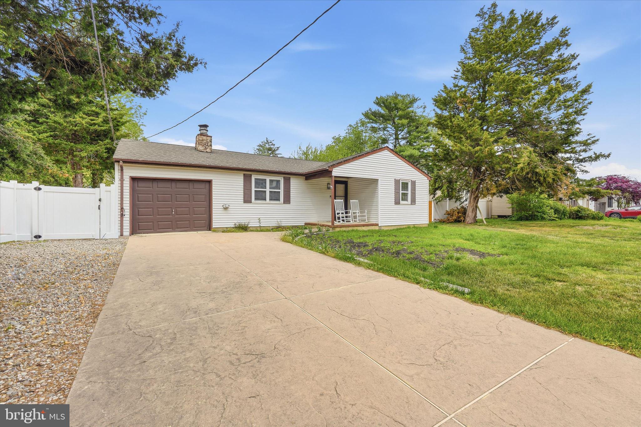 404 CEDAR DRIVE