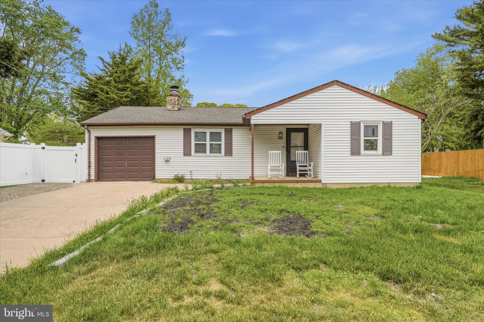404 CEDAR DRIVE