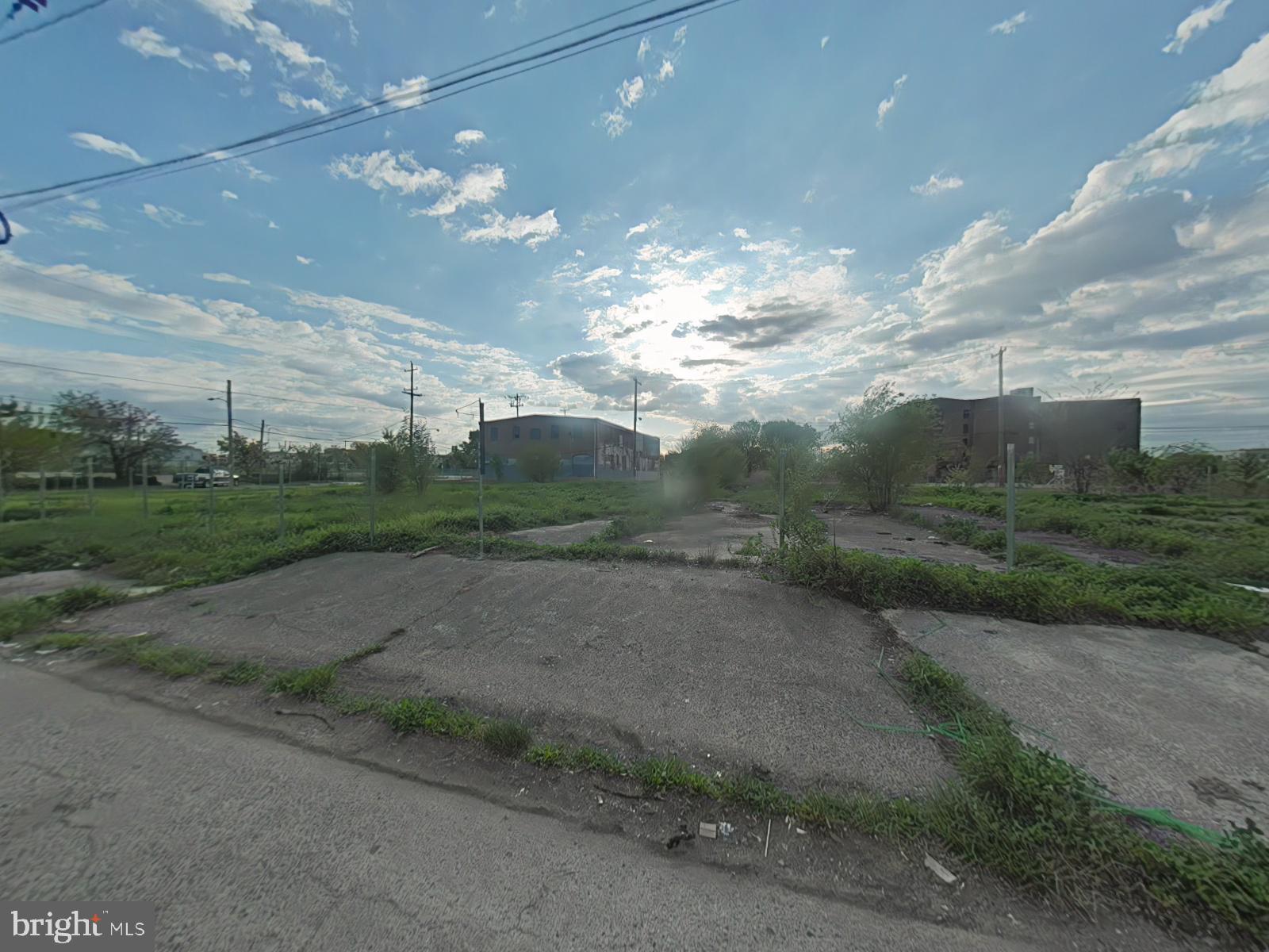 WEST KENSINGTON - Land