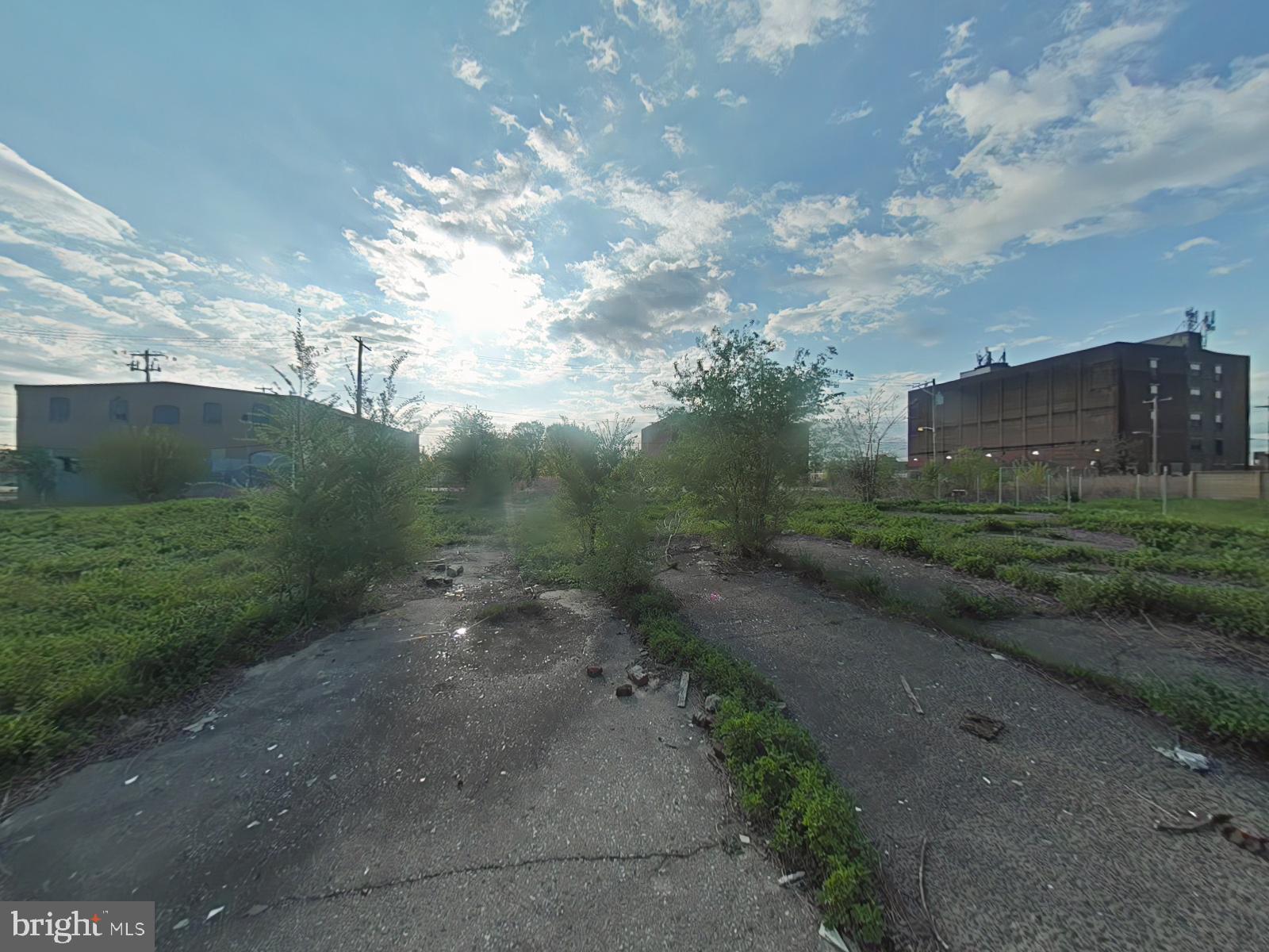 WEST KENSINGTON - Land