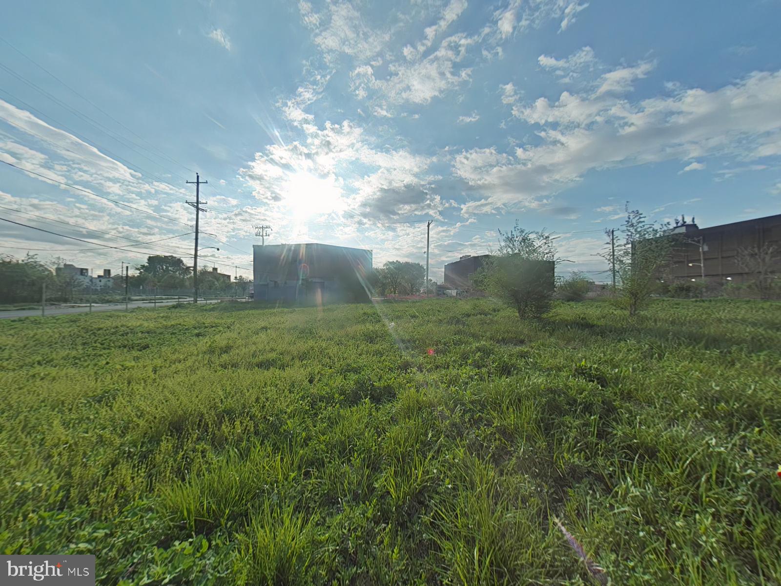 WEST KENSINGTON - Land